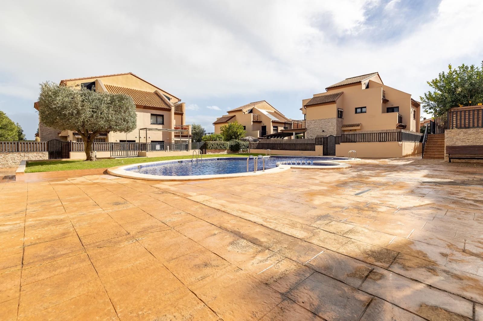 3 bedroom Penthouse for sale in Rocafort with pool garage - € 399,000 (Ref: 9574834)