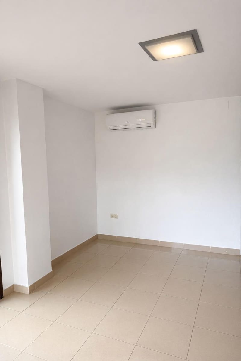 2 quarto Apartamento para arrendar em L'Eliana - 1 300 € (Ref: 9574835)