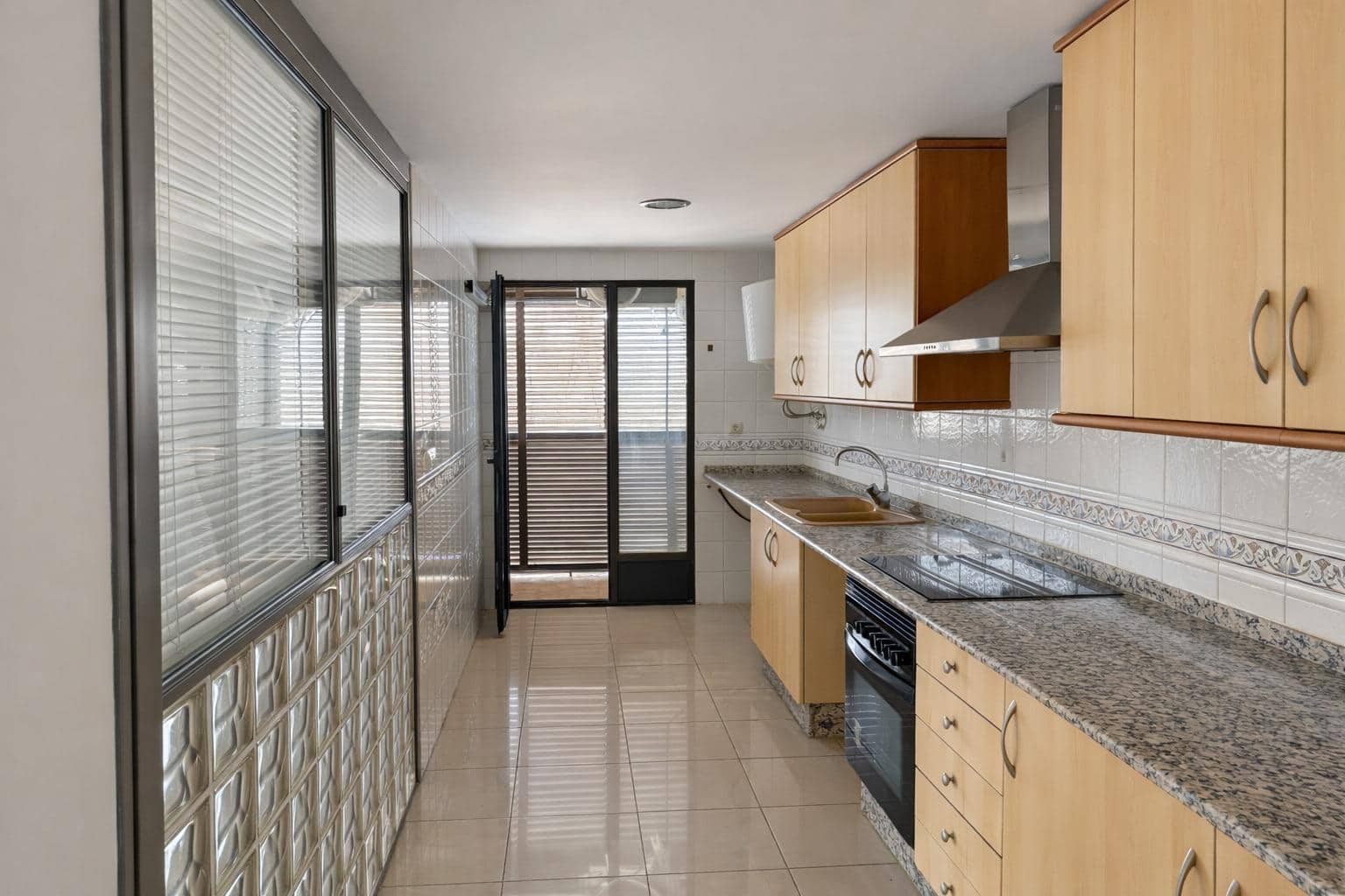 2 quarto Apartamento para arrendar em L'Eliana - 1 300 € (Ref: 9574835)