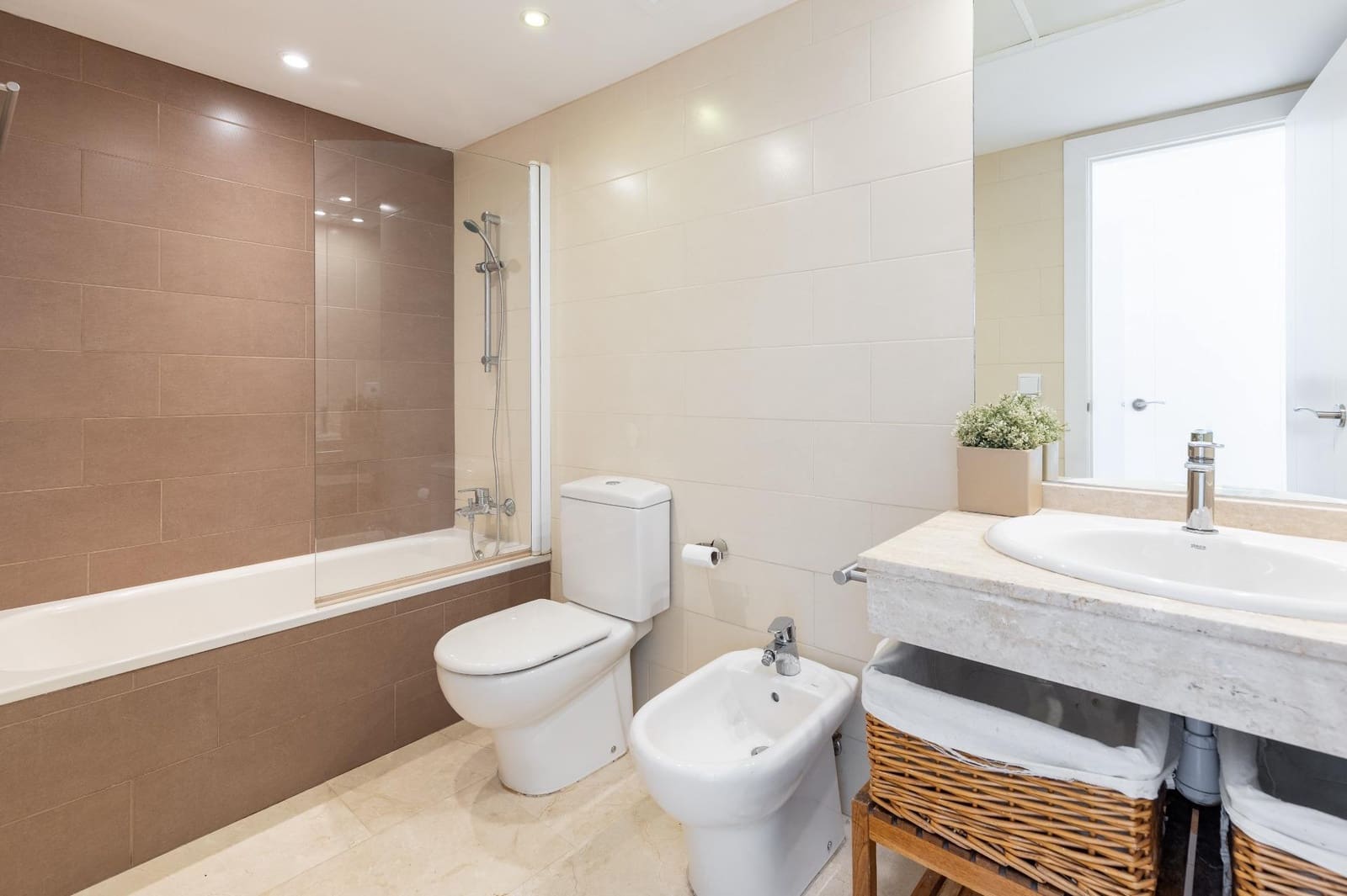 Penthouse de 3 chambres à louer à Valence ville avec garage - 1 800 € (Ref: 9591607)