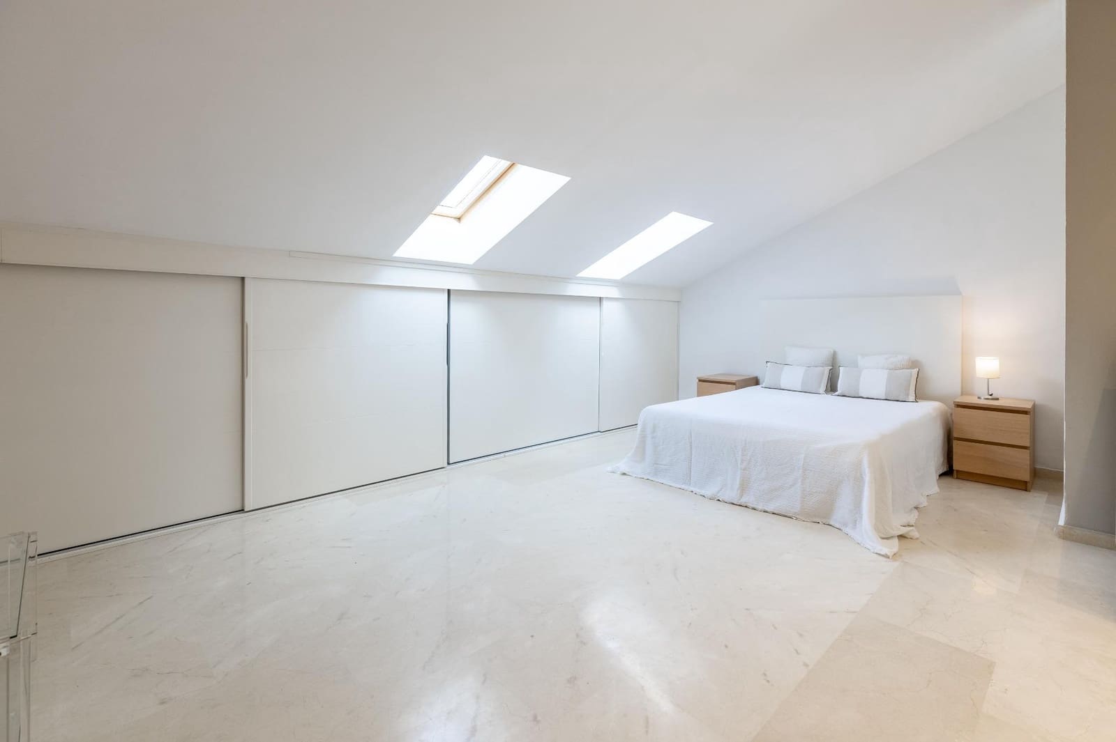 Penthouse de 3 chambres à louer à Valence ville avec garage - 1 800 € (Ref: 9591607)