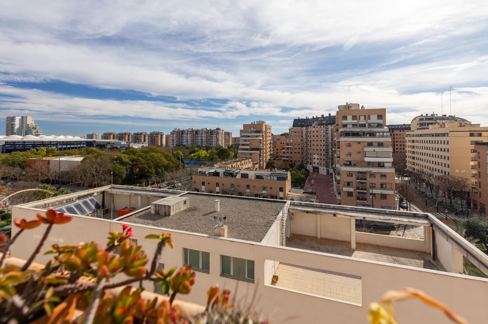 Penthouse de 3 chambres à louer à Valence ville avec garage - 1 800 € (Ref: 9591607)