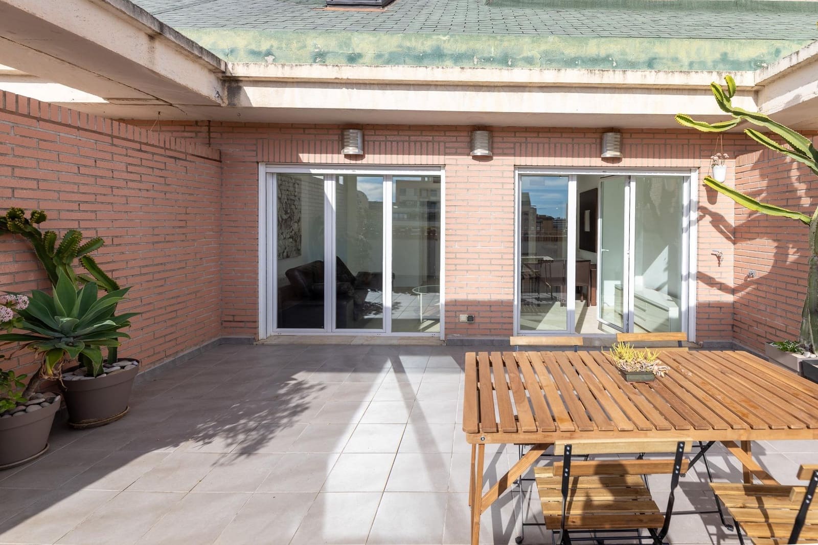 Penthouse de 3 chambres à louer à Valence ville avec garage - 1 800 € (Ref: 9591607)