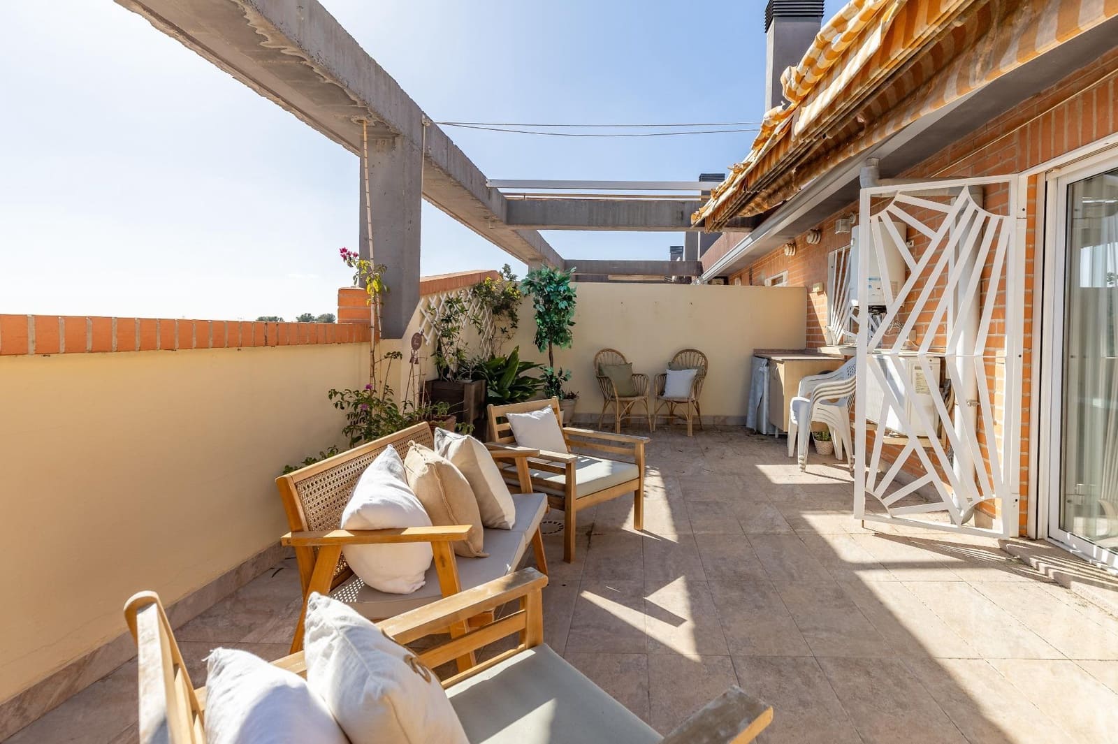 3 bedroom Penthouse for sale in Valencia city with garage - € 300,000 (Ref: 9599746)