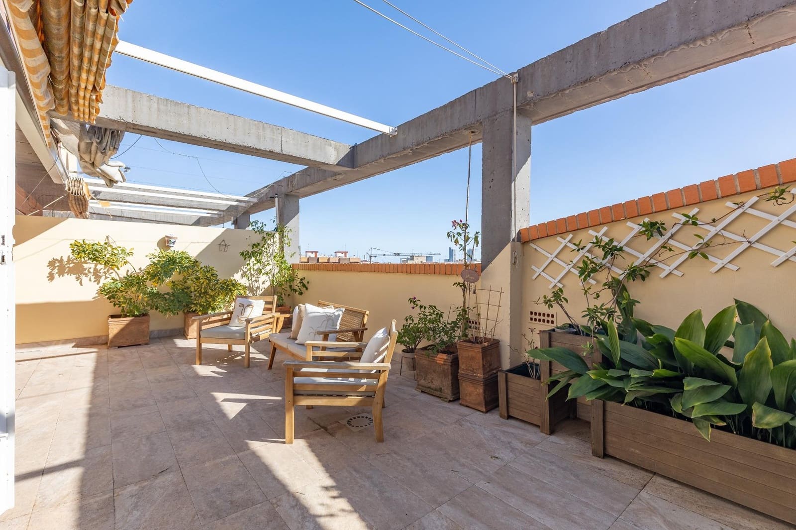 3 bedroom Penthouse for sale in Valencia city with garage - € 300,000 (Ref: 9599746)