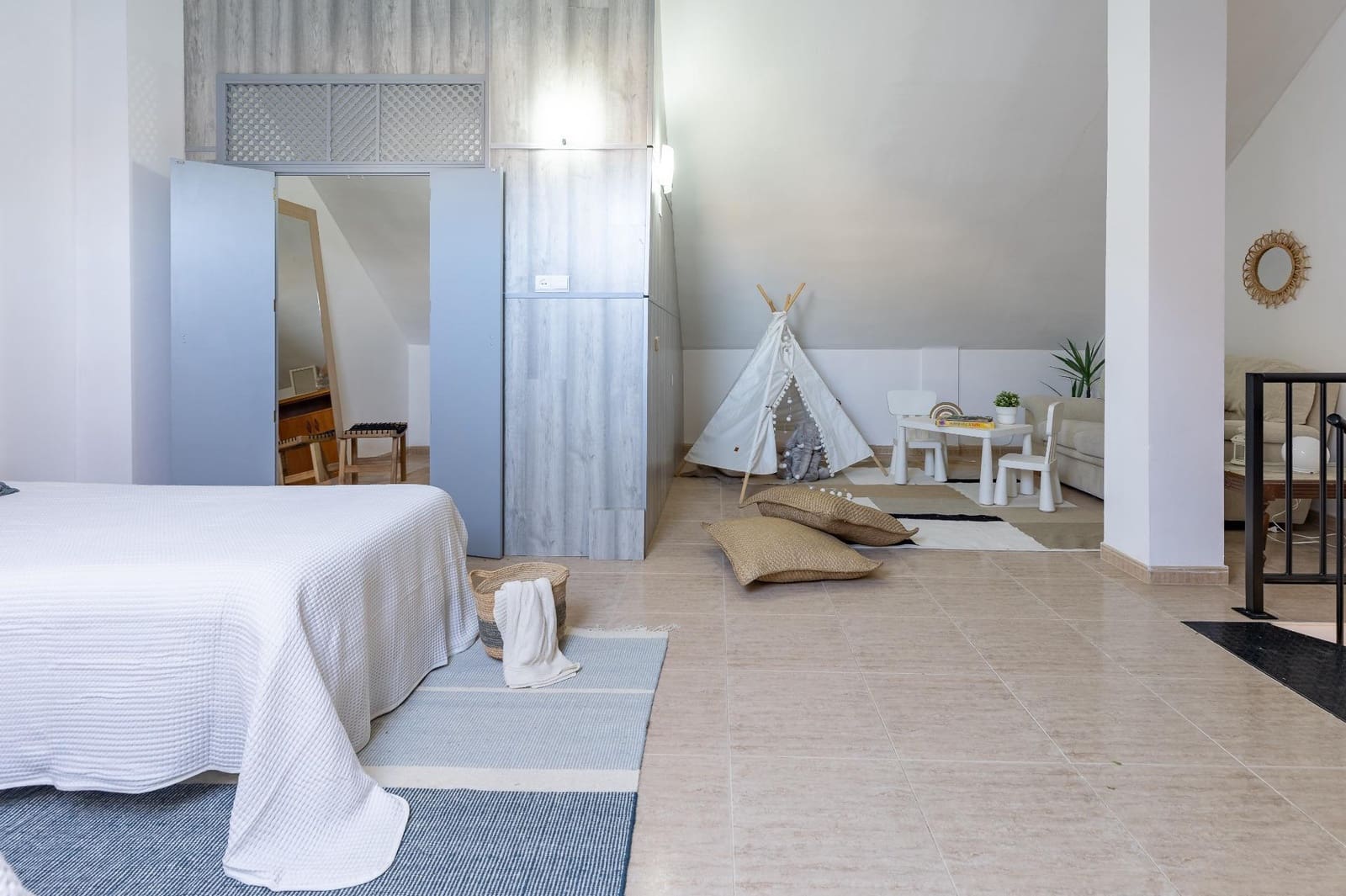 3 bedroom Penthouse for sale in Valencia city with garage - € 300,000 (Ref: 9599746)