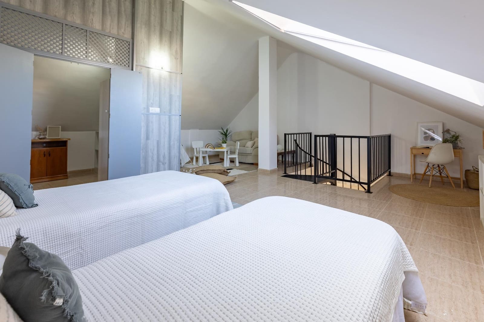 3 bedroom Penthouse for sale in Valencia city with garage - € 300,000 (Ref: 9599746)