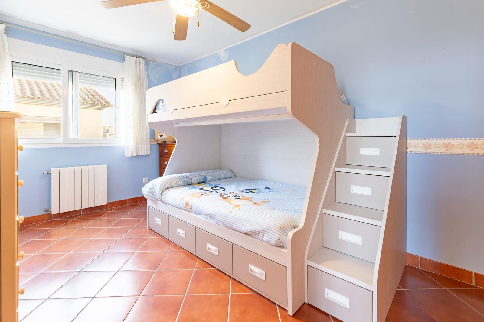 Chalet de 3 habitaciones en Benicàssim en venta con garaje - 549.000 € (Ref: 9599748)