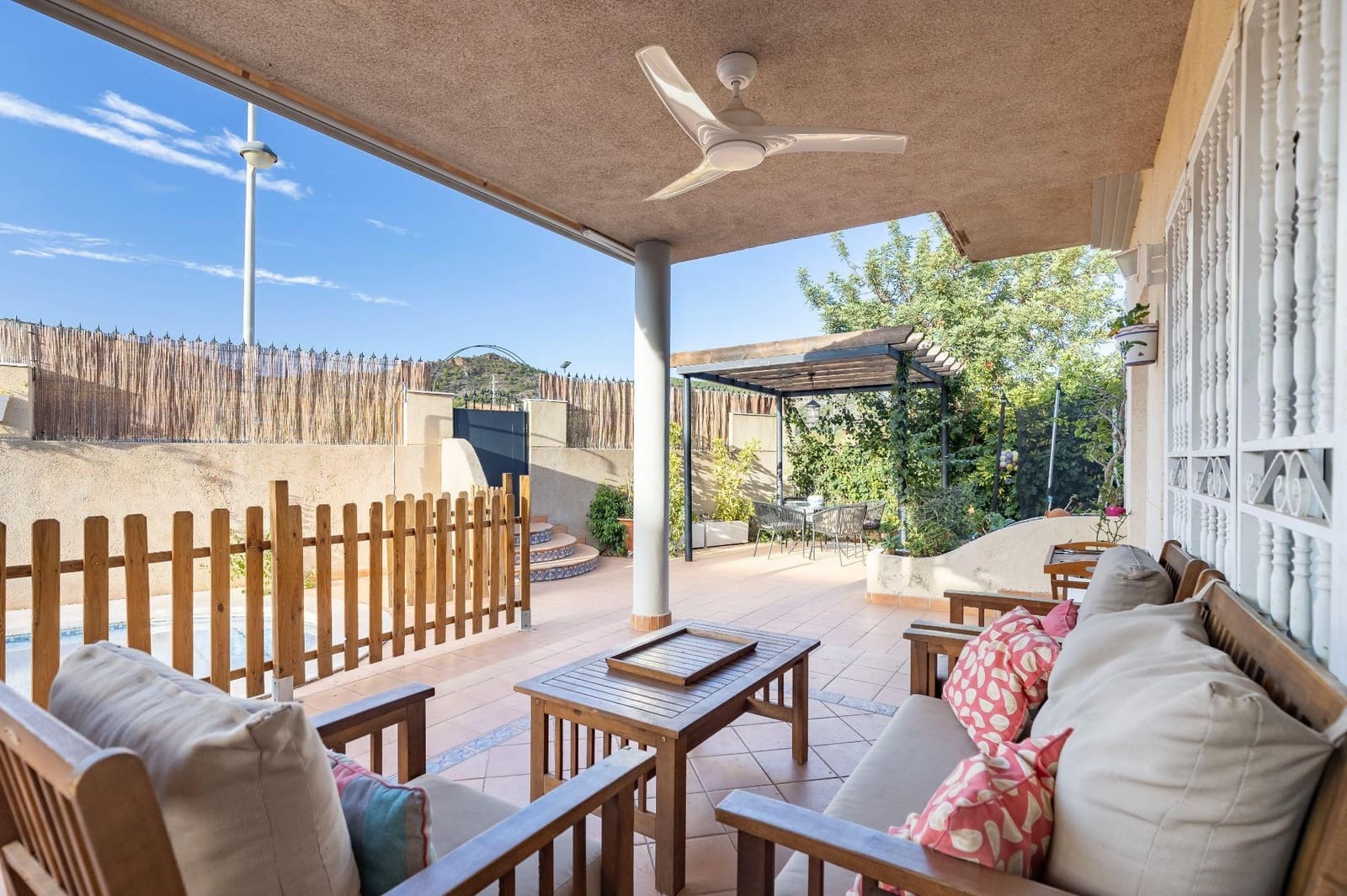 Chalet de 3 habitaciones en Benicàssim en venta con garaje - 549.000 € (Ref: 9599748)
