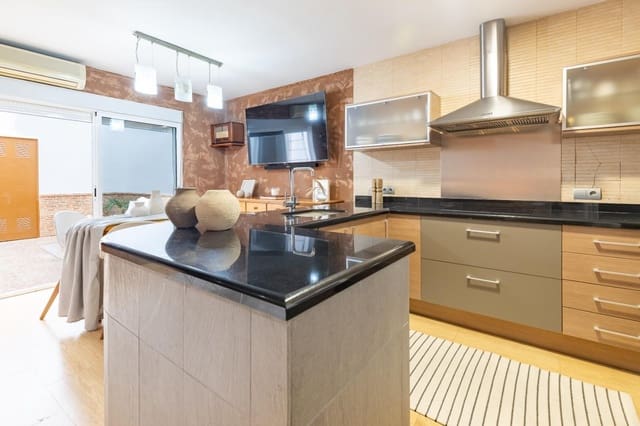 3 chambre Villa/Maison à vendre à Carcaixent avec garage - 198 000 € (Ref: 9599752)