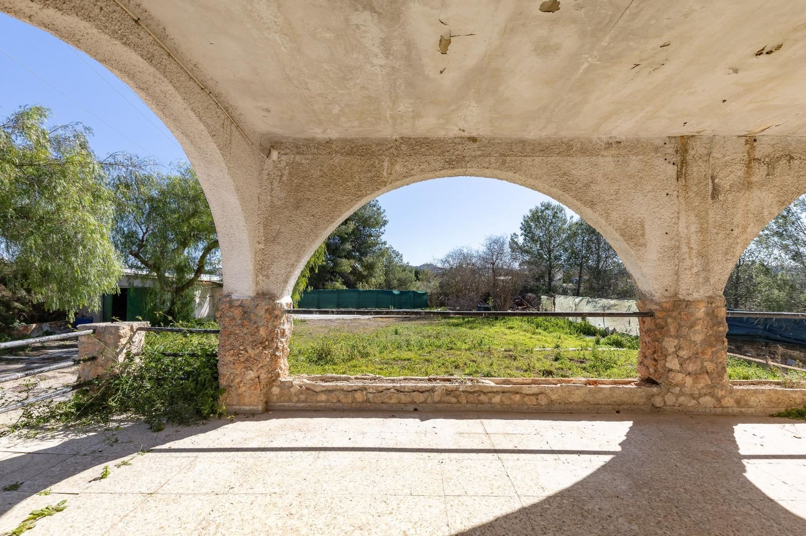 Maalaistalo myytävänä paikassa Lliria mukana uima-altaan 
autotalli - 85 000 € (Ref: 9619536)