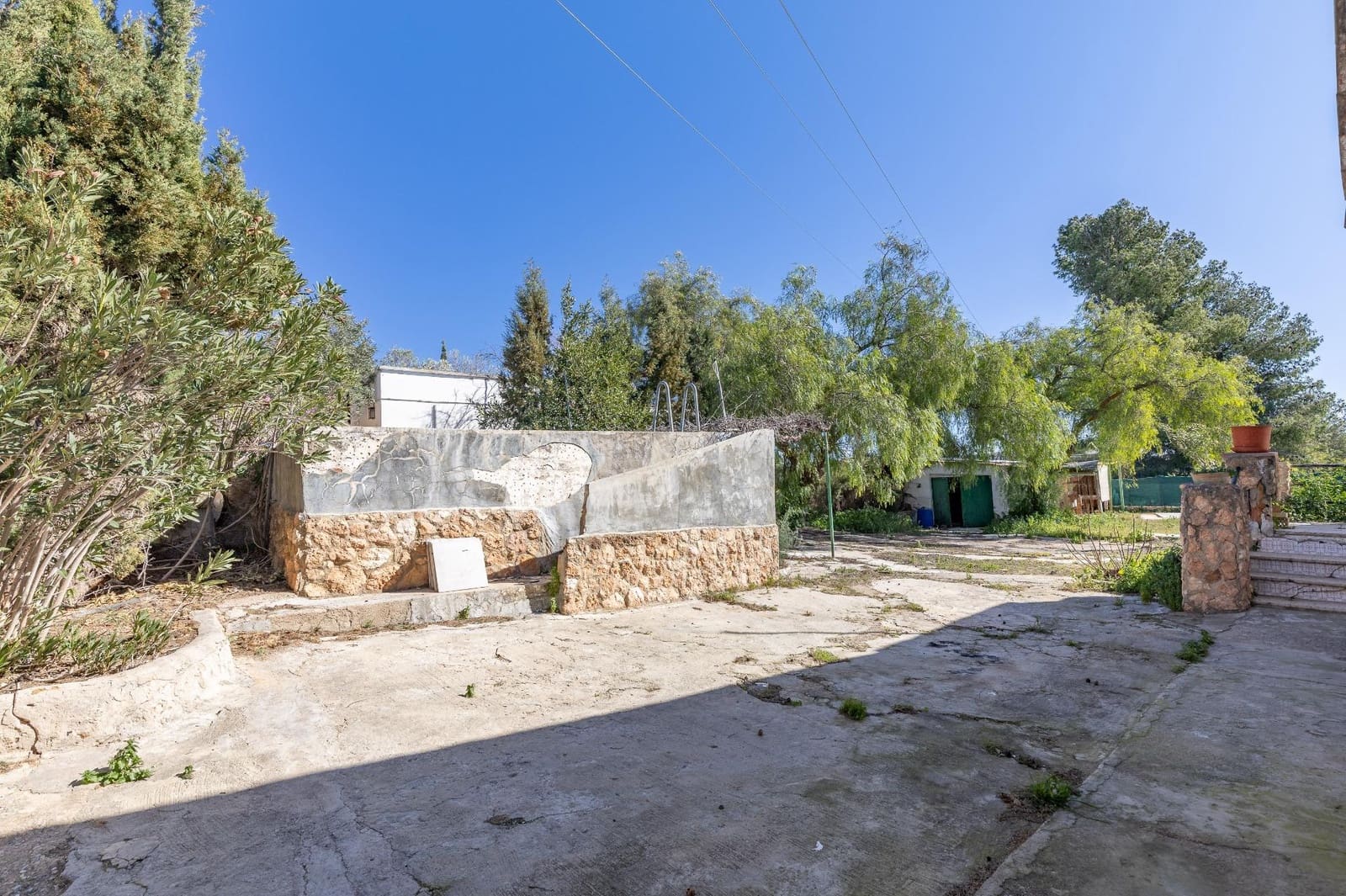 Maalaistalo myytävänä paikassa Lliria mukana uima-altaan 
autotalli - 85 000 € (Ref: 9619536)