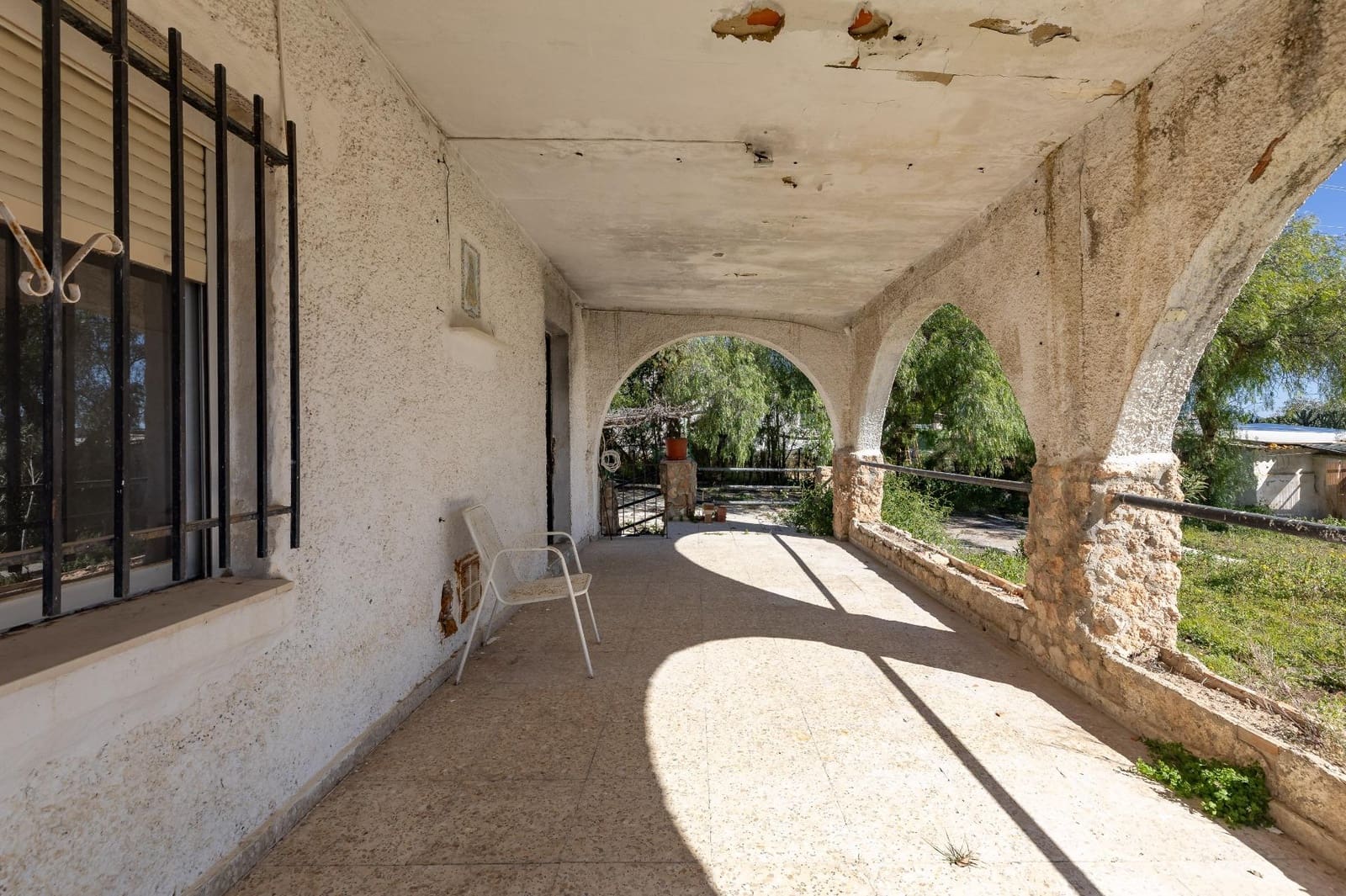 Maalaistalo myytävänä paikassa Lliria mukana uima-altaan 
autotalli - 85 000 € (Ref: 9619536)