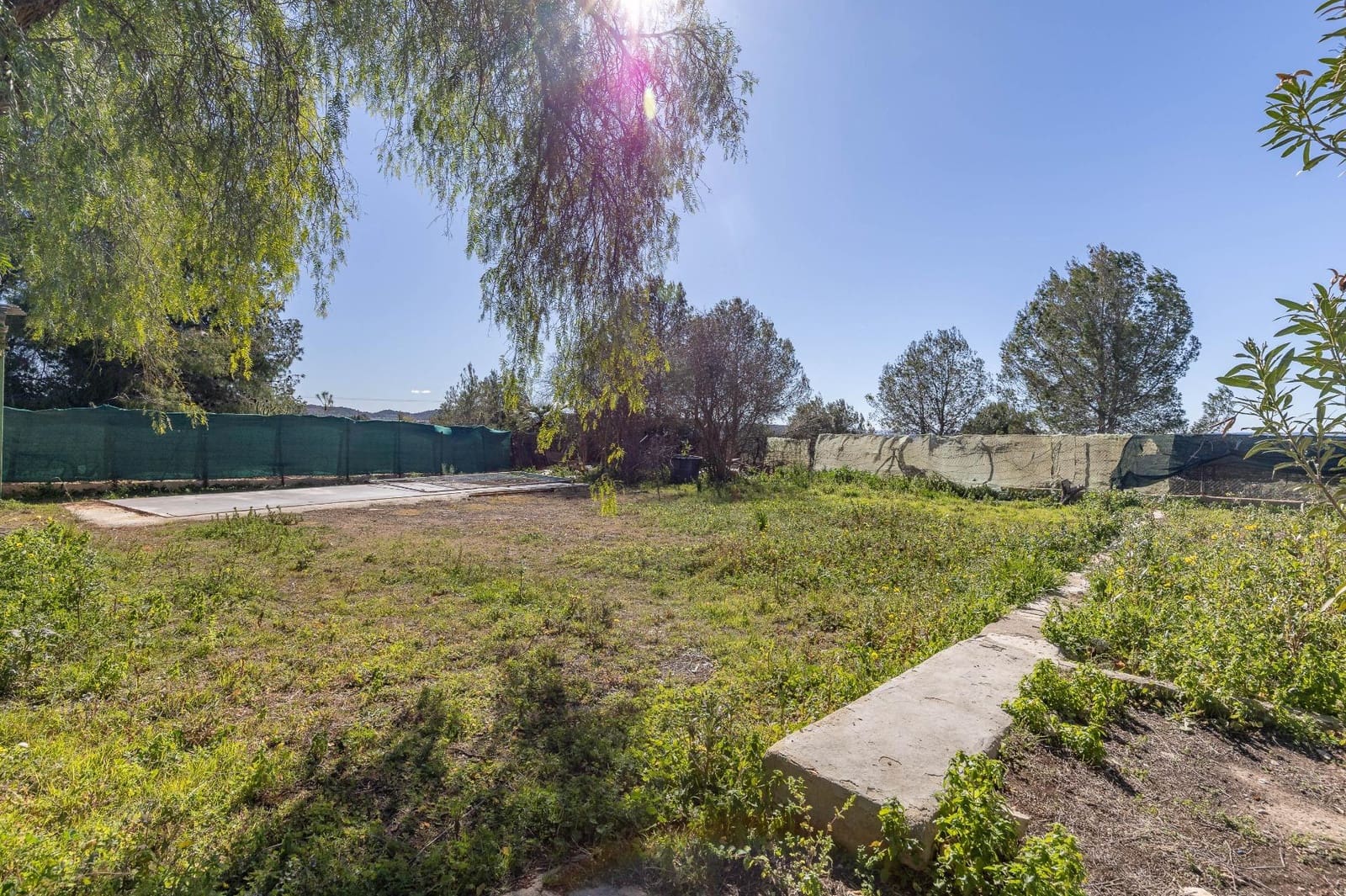 Maalaistalo myytävänä paikassa Lliria mukana uima-altaan 
autotalli - 85 000 € (Ref: 9619536)