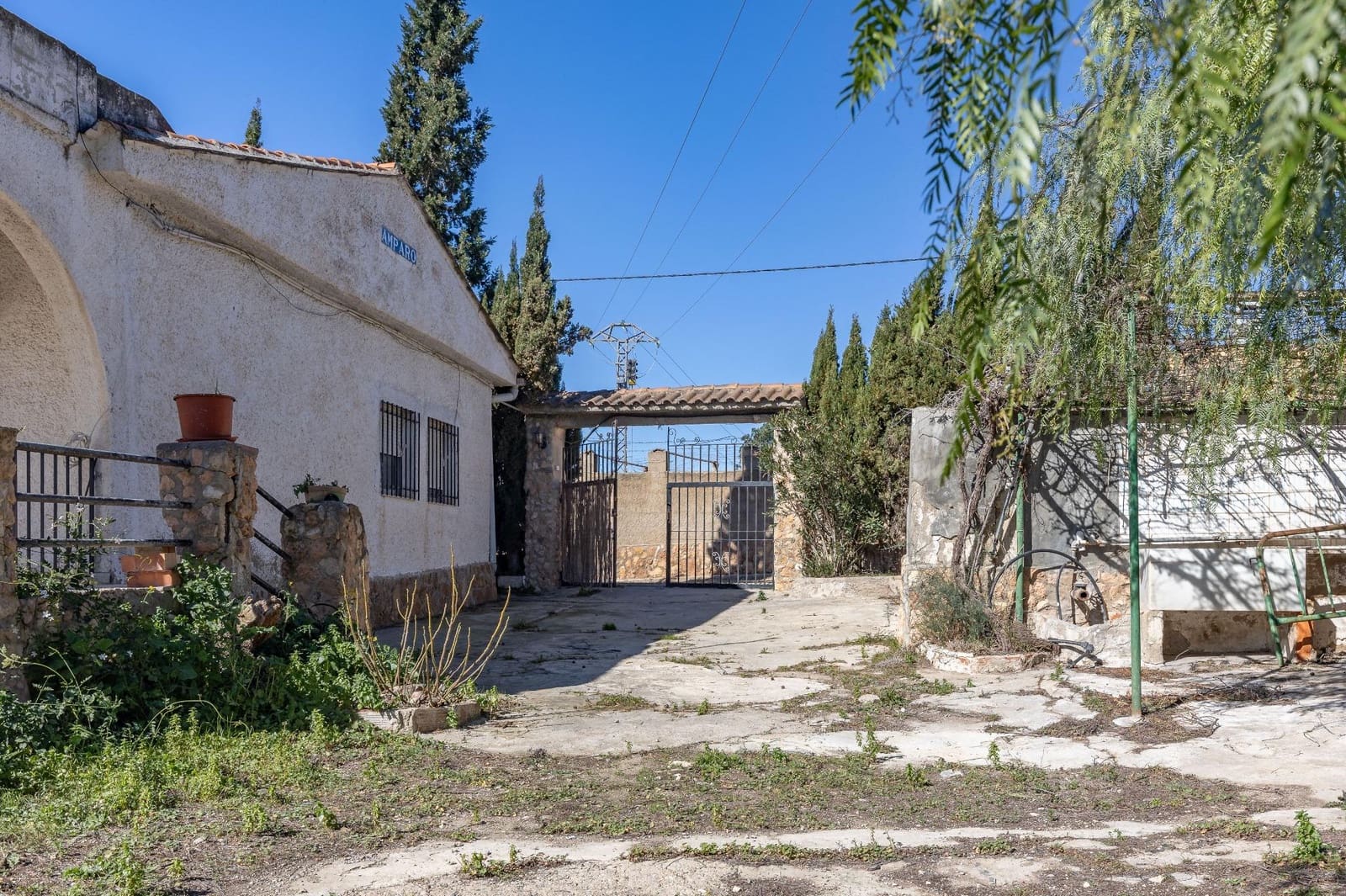 Maalaistalo myytävänä paikassa Lliria mukana uima-altaan 
autotalli - 85 000 € (Ref: 9619536)