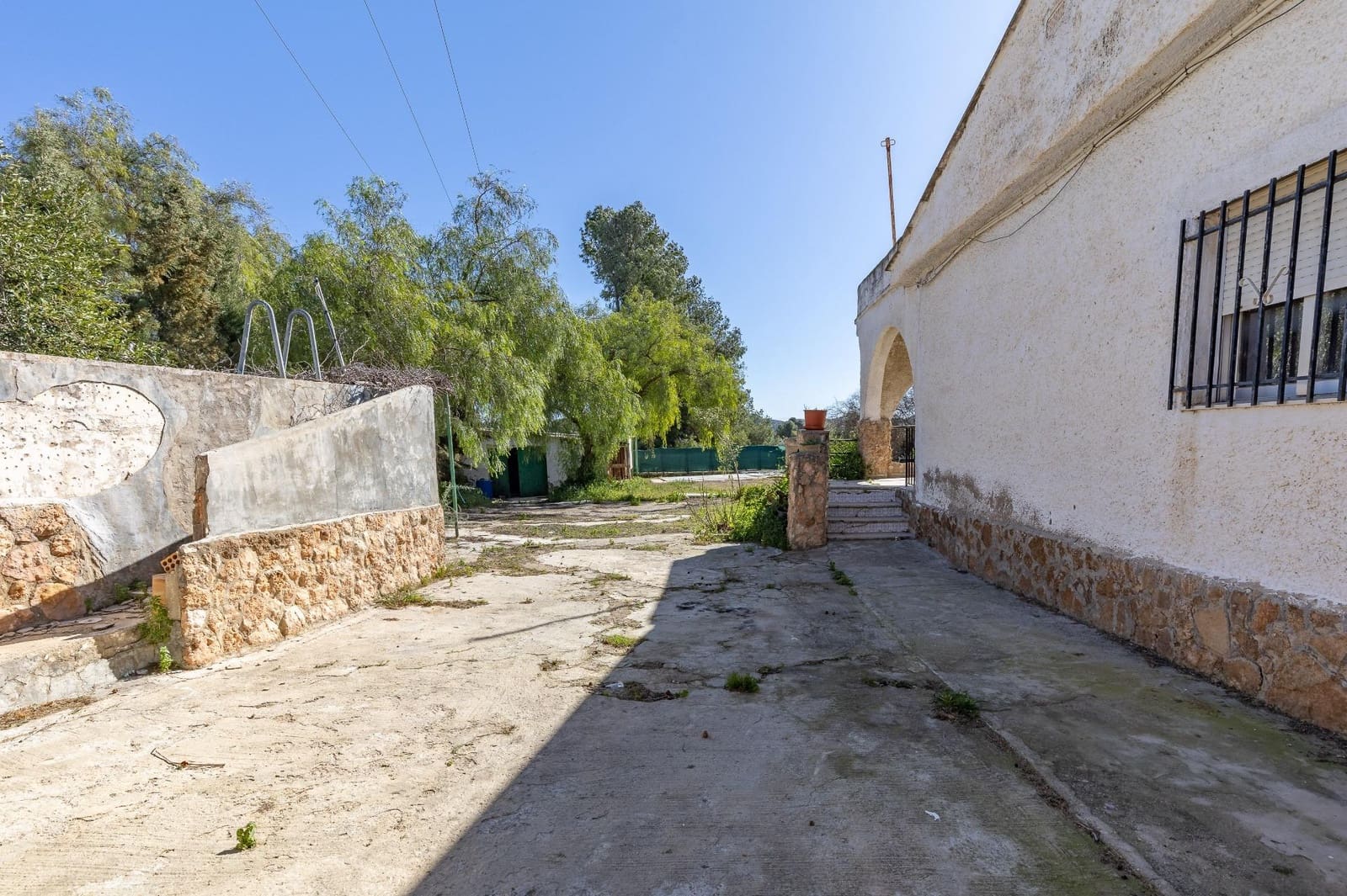 Maalaistalo myytävänä paikassa Lliria mukana uima-altaan 
autotalli - 85 000 € (Ref: 9619536)