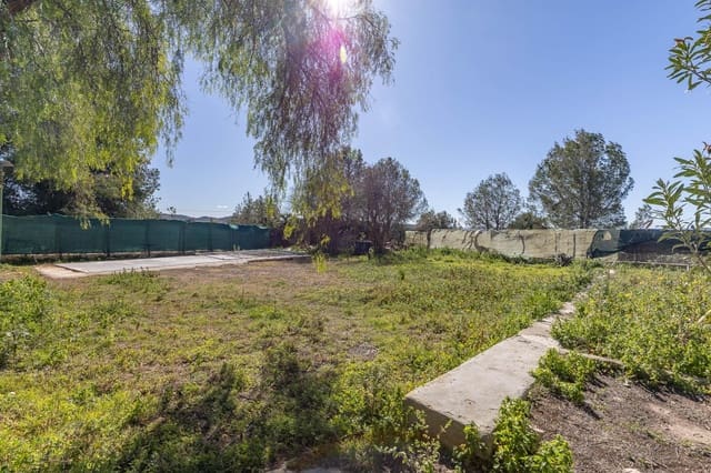 Maalaistalo myytävänä paikassa Llíria mukana uima-altaan 
autotalli - 85 000 € (Ref: 9619536)