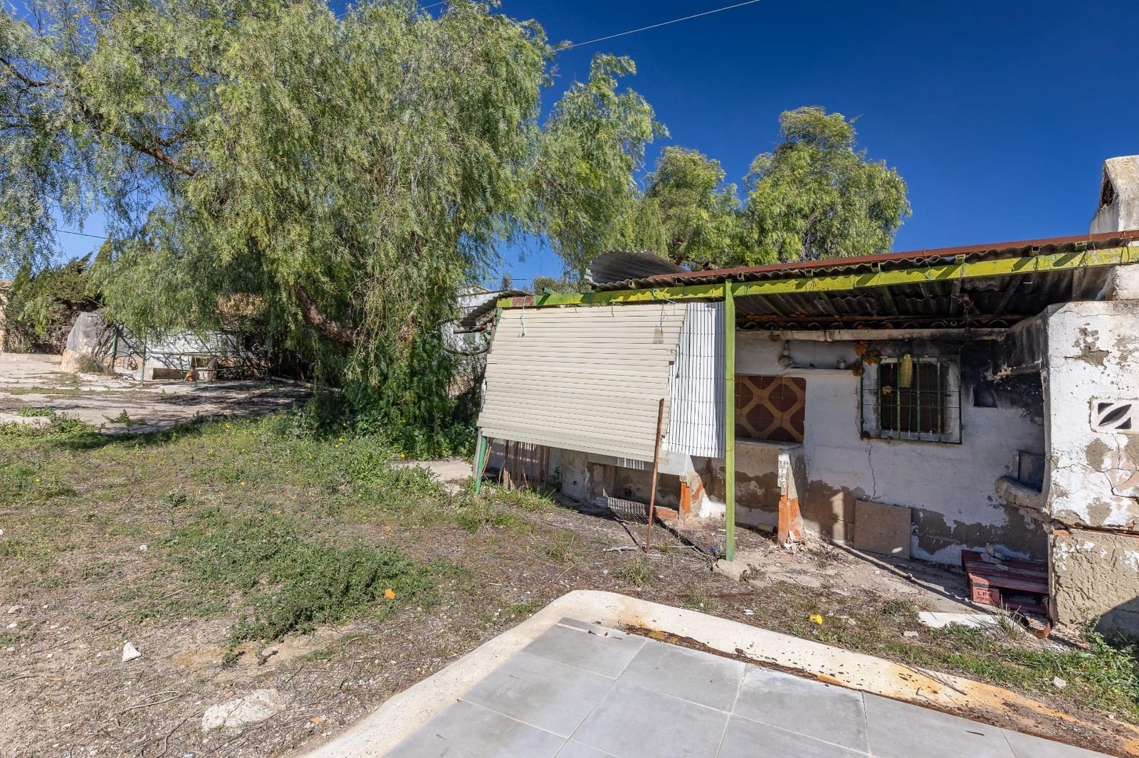 Maalaistalo myytävänä paikassa Lliria mukana uima-altaan 
autotalli - 85 000 € (Ref: 9619536)