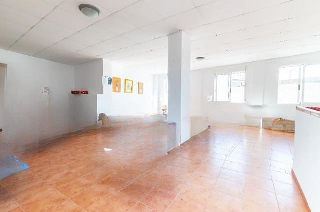 5 bedroom Terraced Villa for sale in Benigánim with garage - € 249,000 (Ref: 9619545)