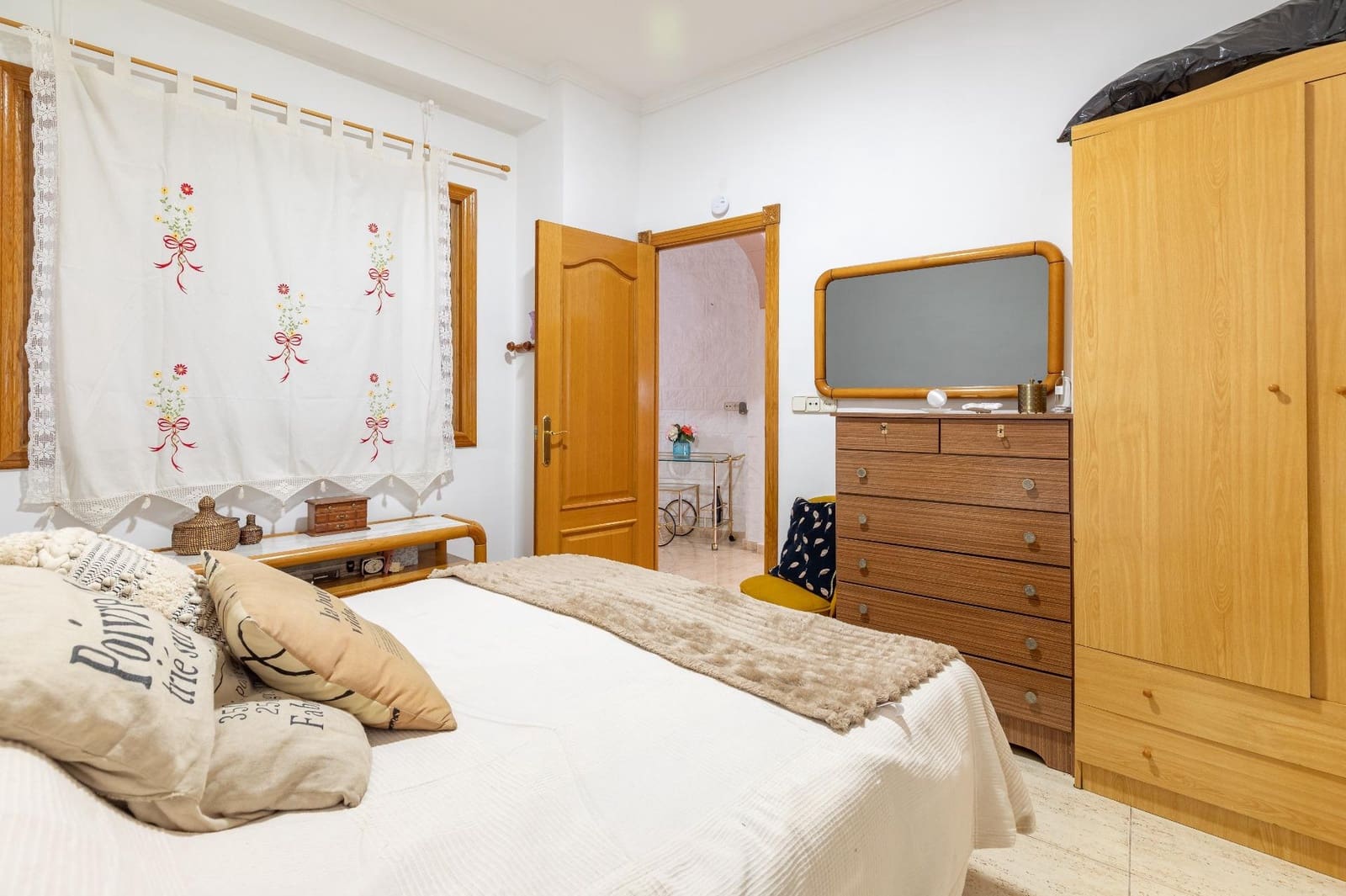 Adosado de 5 habitaciones en Benigánim en venta con garaje - 249.000 € (Ref: 9619545)