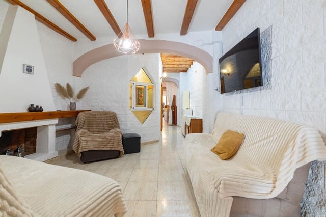 5 bedroom Terraced Villa for sale in Benigánim with garage - € 249,000 (Ref: 9619545)