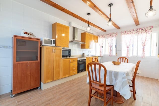 5 bedroom Terraced Villa for sale in Benigánim with garage - € 249,000 (Ref: 9619545)