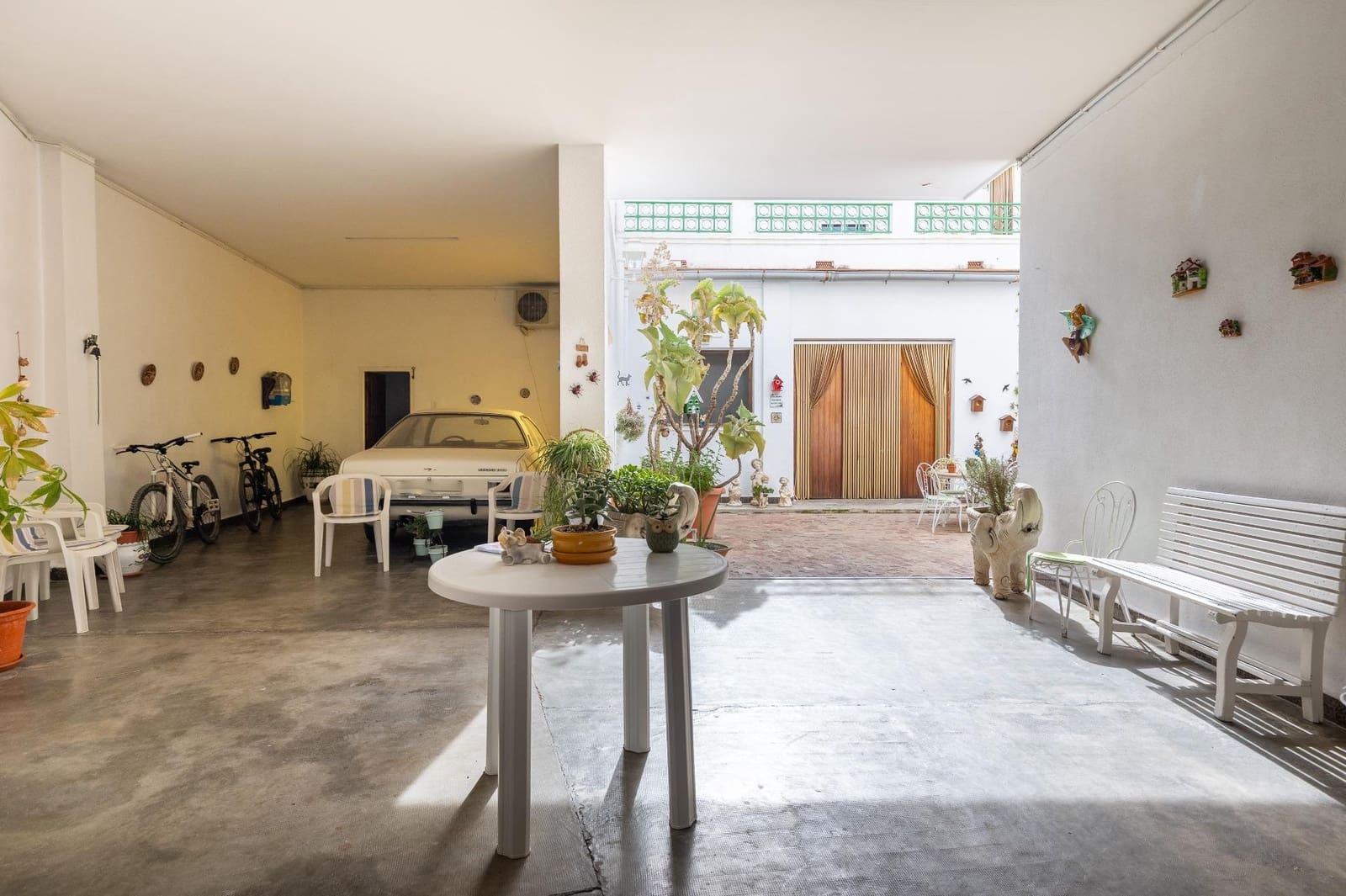 6 bedroom Townhouse for sale in Betera with garage - € 800,000 (Ref: 9619580)