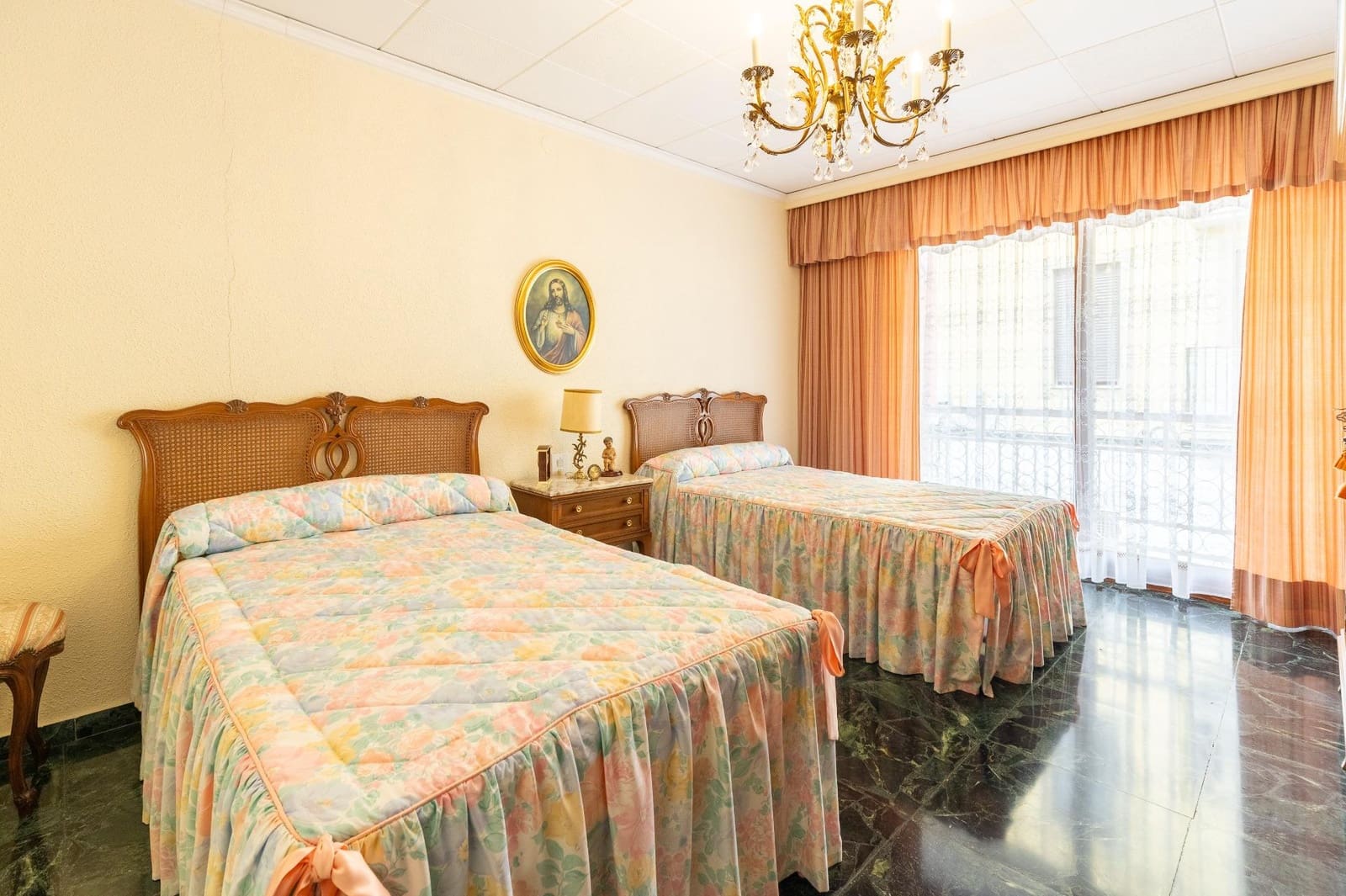 6 bedroom Townhouse for sale in Betera with garage - € 800,000 (Ref: 9619580)