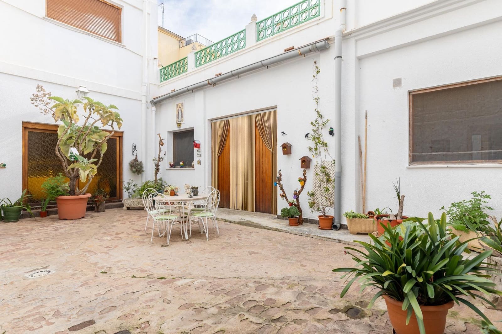 6 bedroom Townhouse for sale in Betera with garage - € 800,000 (Ref: 9619580)