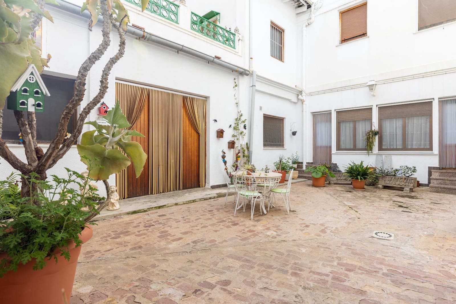 6 bedroom Townhouse for sale in Betera with garage - € 800,000 (Ref: 9619580)
