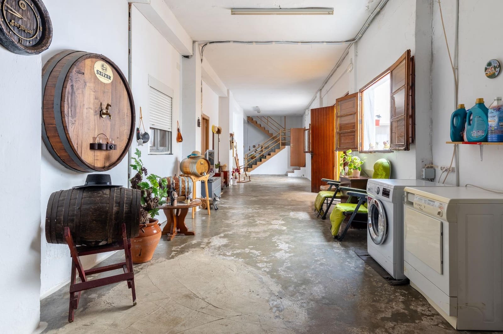 6 bedroom Townhouse for sale in Betera with garage - € 800,000 (Ref: 9619580)