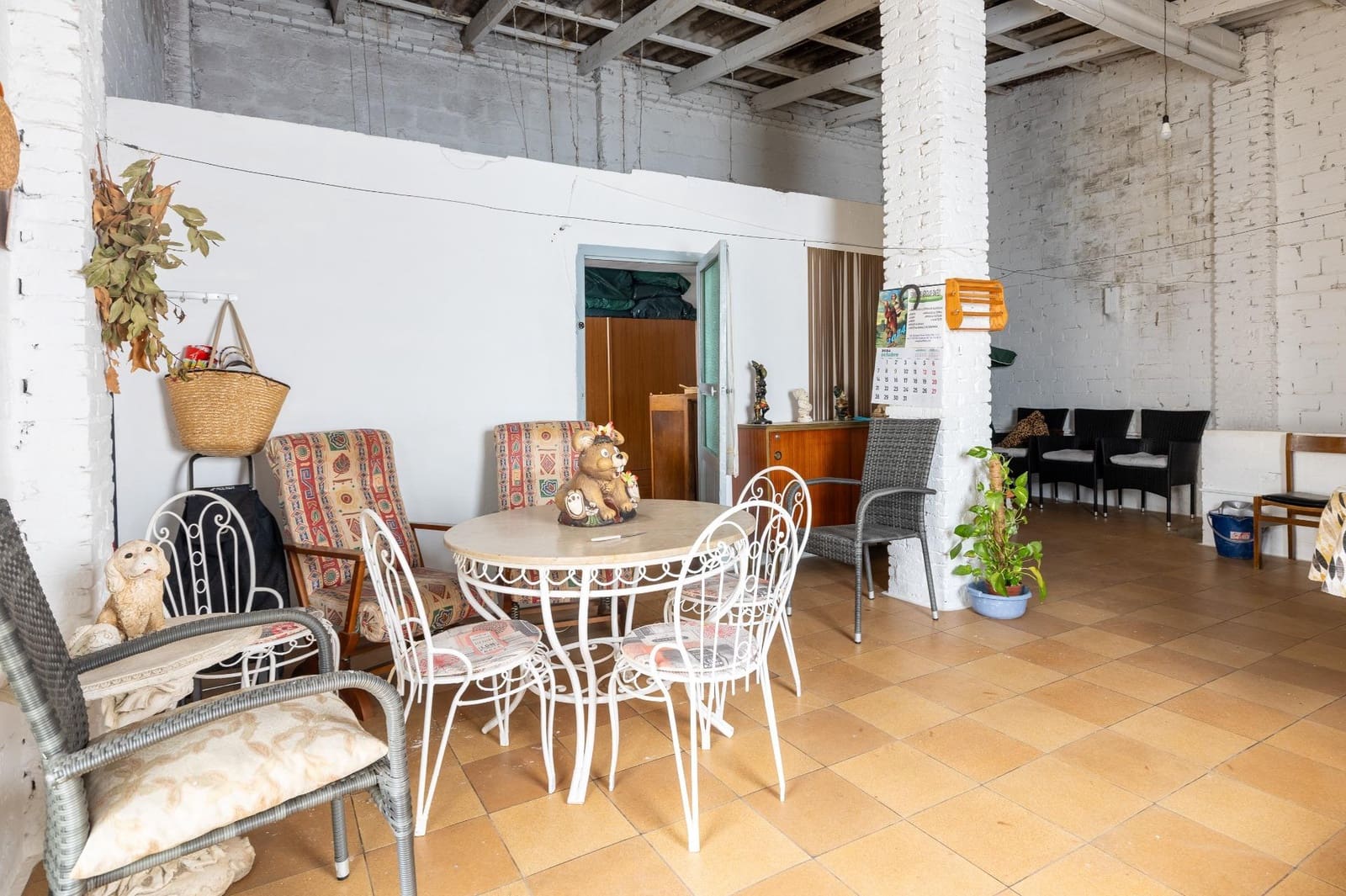 6 bedroom Townhouse for sale in Betera with garage - € 800,000 (Ref: 9619580)