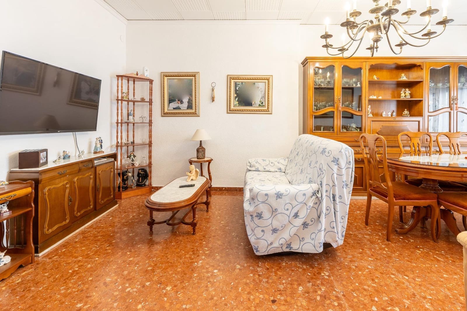 6 bedroom Townhouse for sale in Betera with garage - € 800,000 (Ref: 9619580)