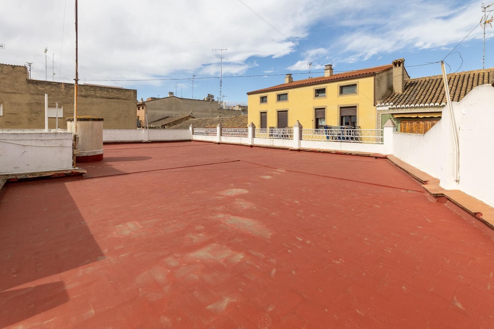 6 bedroom Townhouse for sale in Betera with garage - € 800,000 (Ref: 9619580)