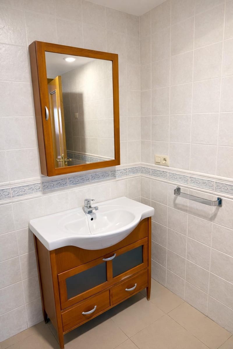 2 sovrum Lägenhet att hyra i L'Eliana - 1 100 € (Ref: 9627833)