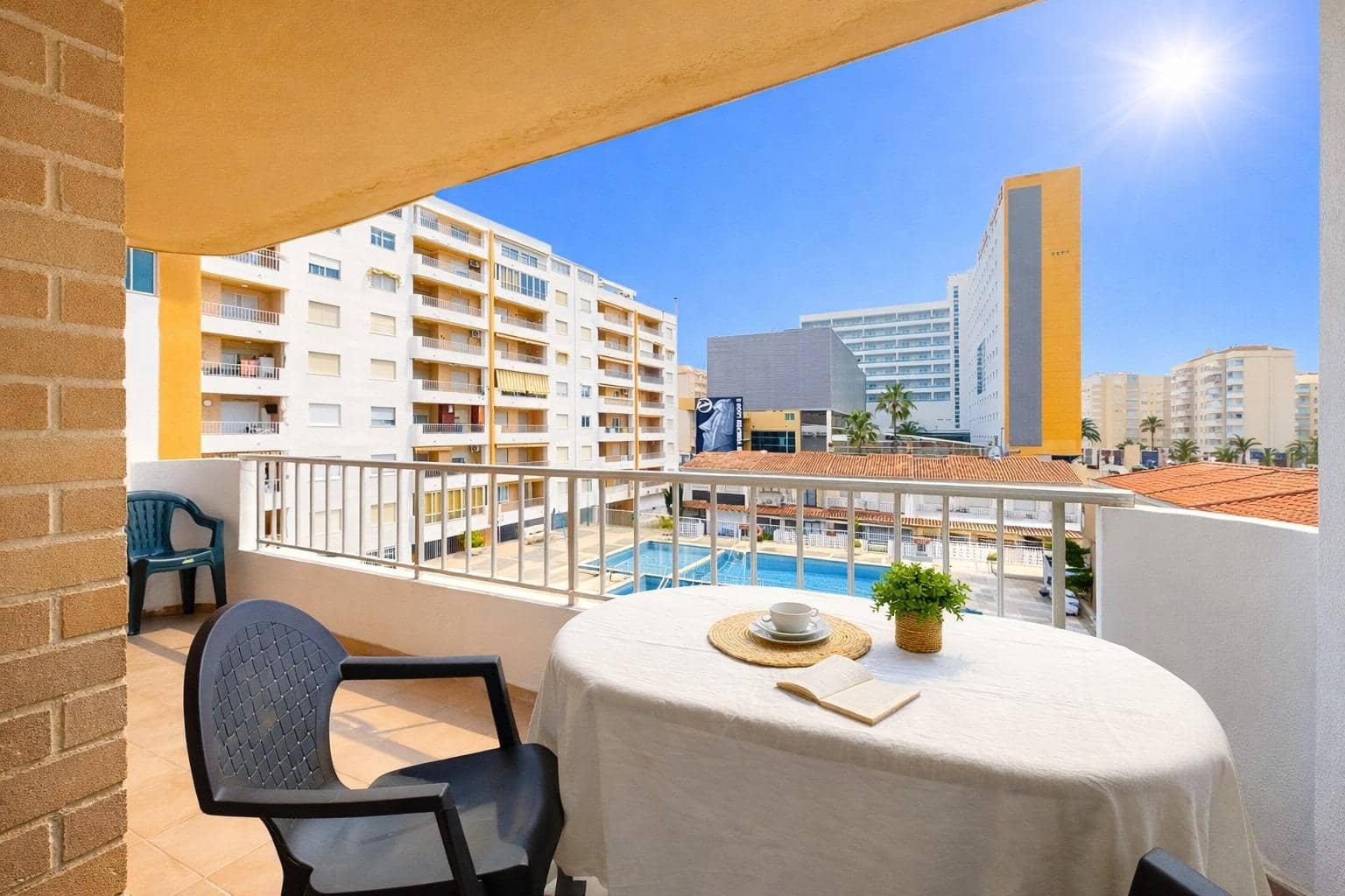 3 Zimmer Apartment zu vermieten in Gandia mit Pool - 900 € (Ref: 9637854)