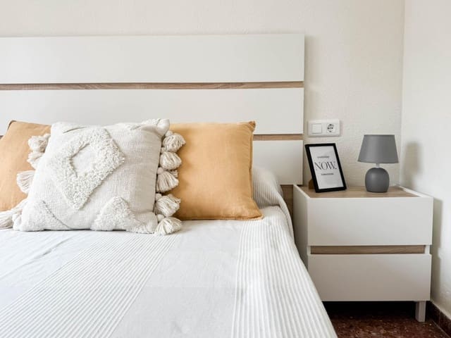 3 Zimmer Apartment zu vermieten in Gandia mit Pool - 900 € (Ref: 9637854)