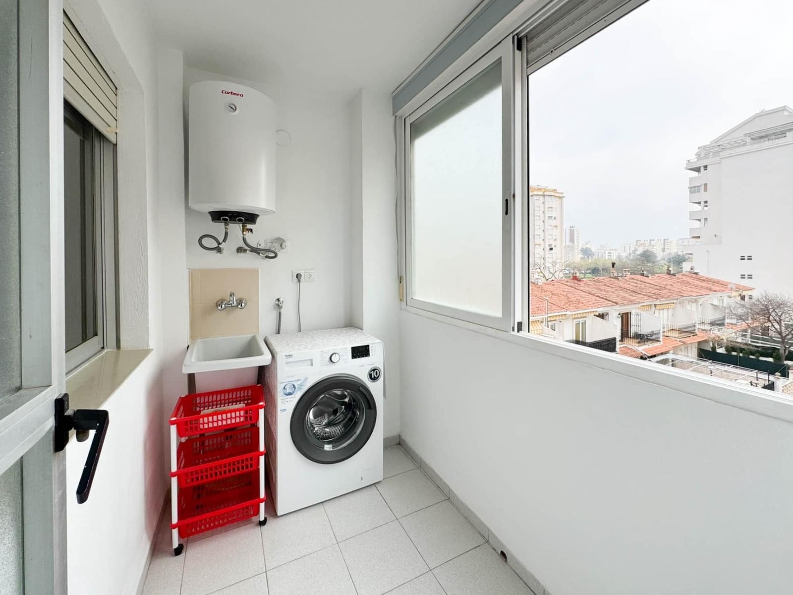 3 Zimmer Apartment zu vermieten in Gandia mit Pool - 900 € (Ref: 9637854)