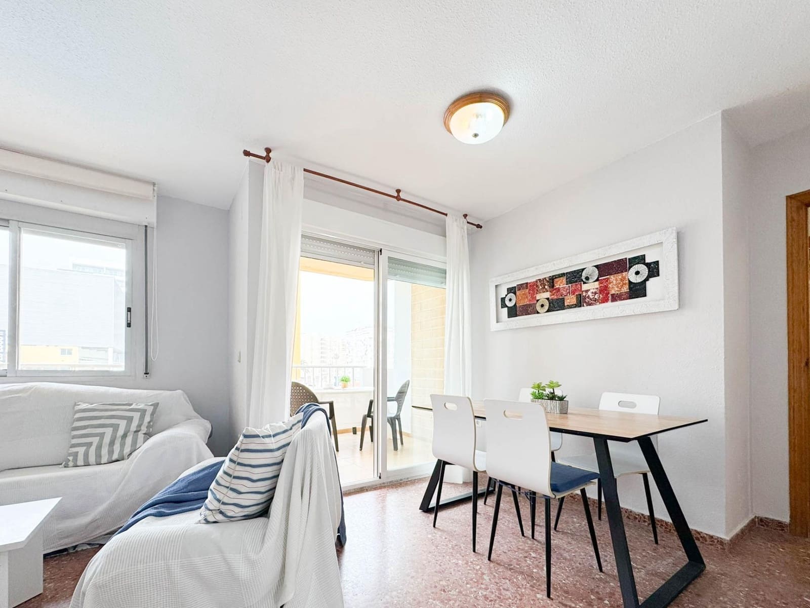 3 Zimmer Apartment zu vermieten in Gandia mit Pool - 900 € (Ref: 9637854)