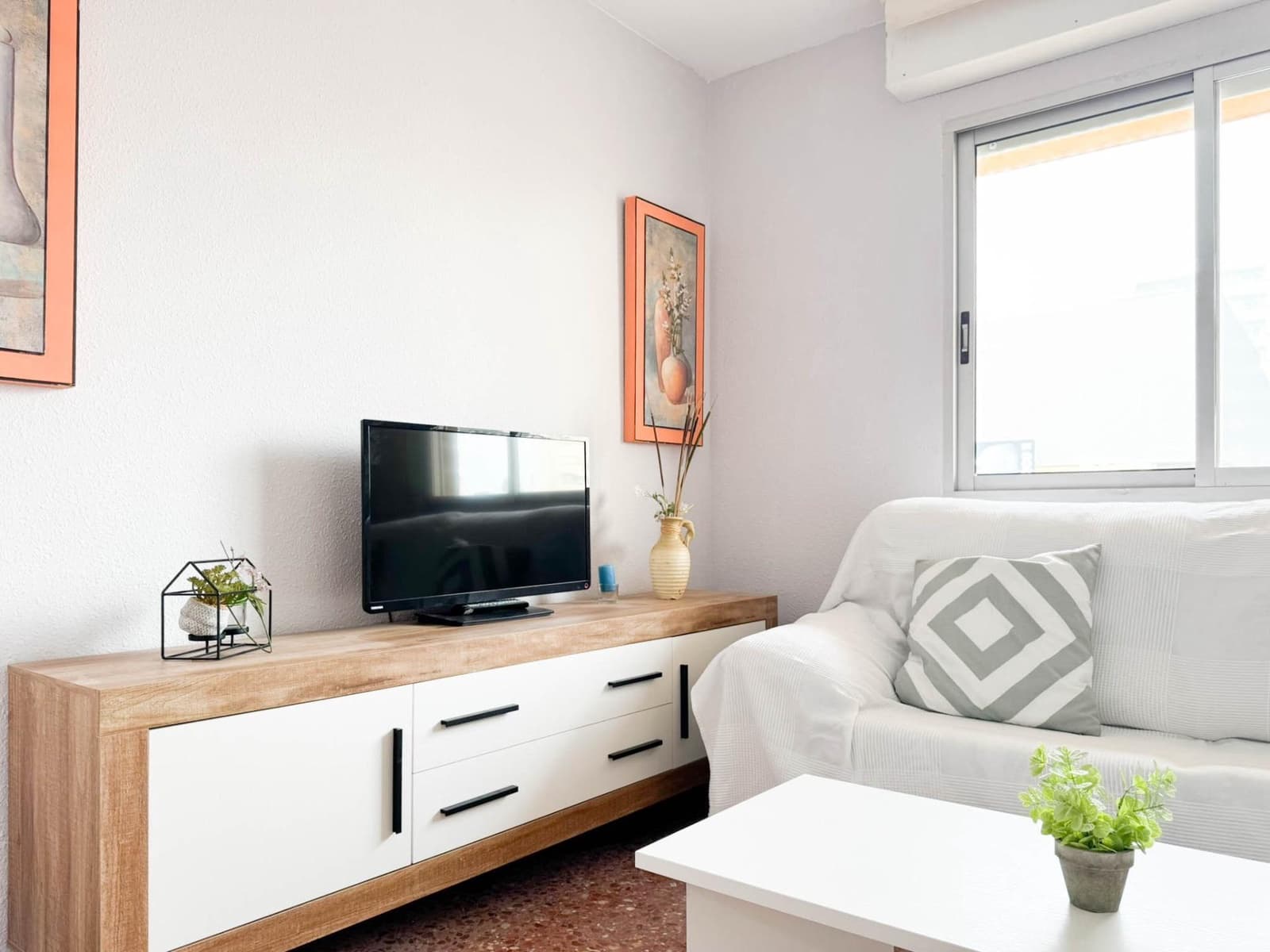 3 Zimmer Apartment zu vermieten in Gandia mit Pool - 900 € (Ref: 9637854)