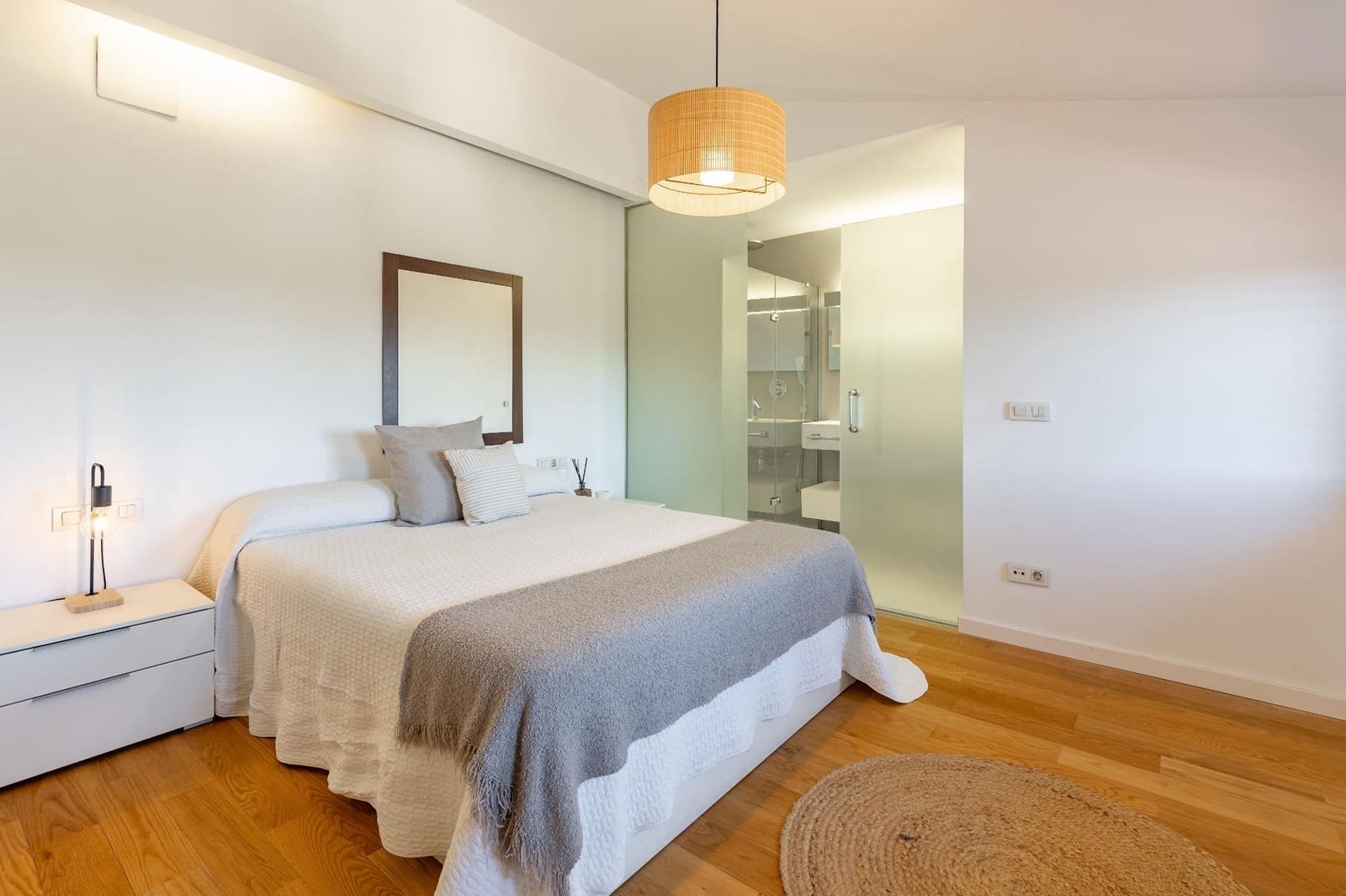 2 sypialnia Dom blizniak na sprzedaż w Enguera z garażem - 190 000 € (Ref: 9637855)