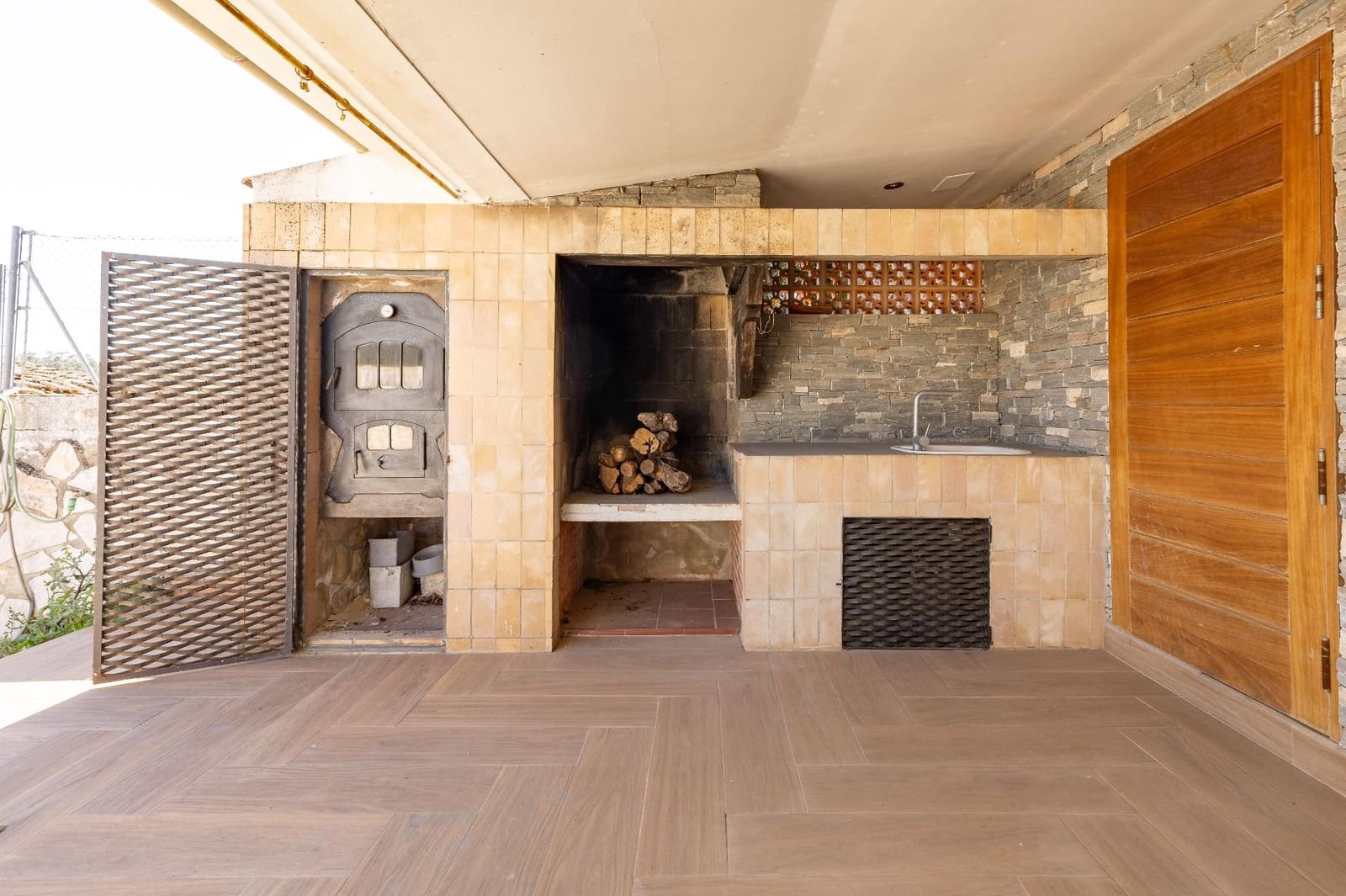 2 bedroom Semi-detached Villa for sale in Enguera with garage - € 190,000 (Ref: 9637855)