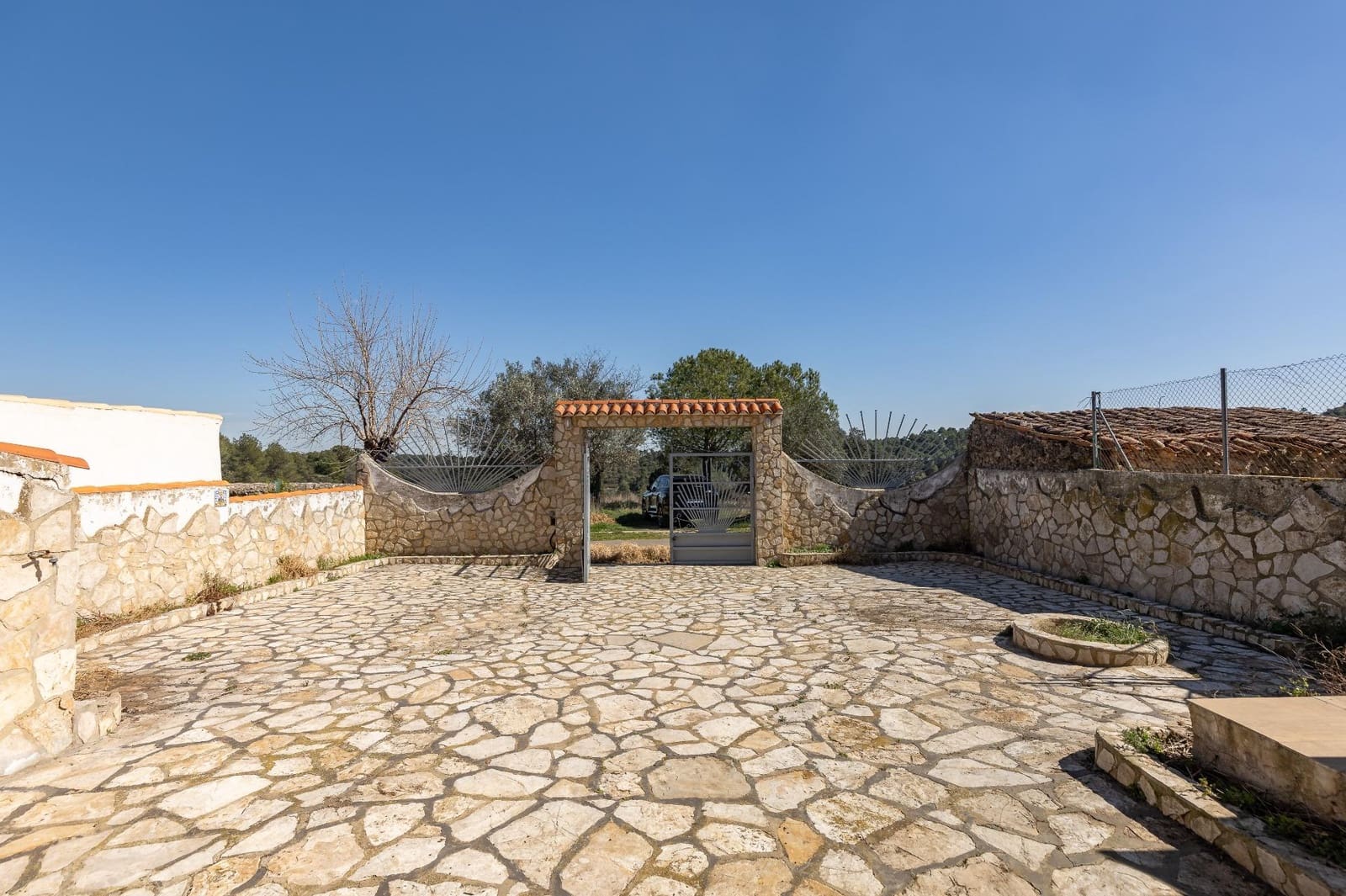 2 bedroom Semi-detached Villa for sale in Enguera with garage - € 190,000 (Ref: 9637855)