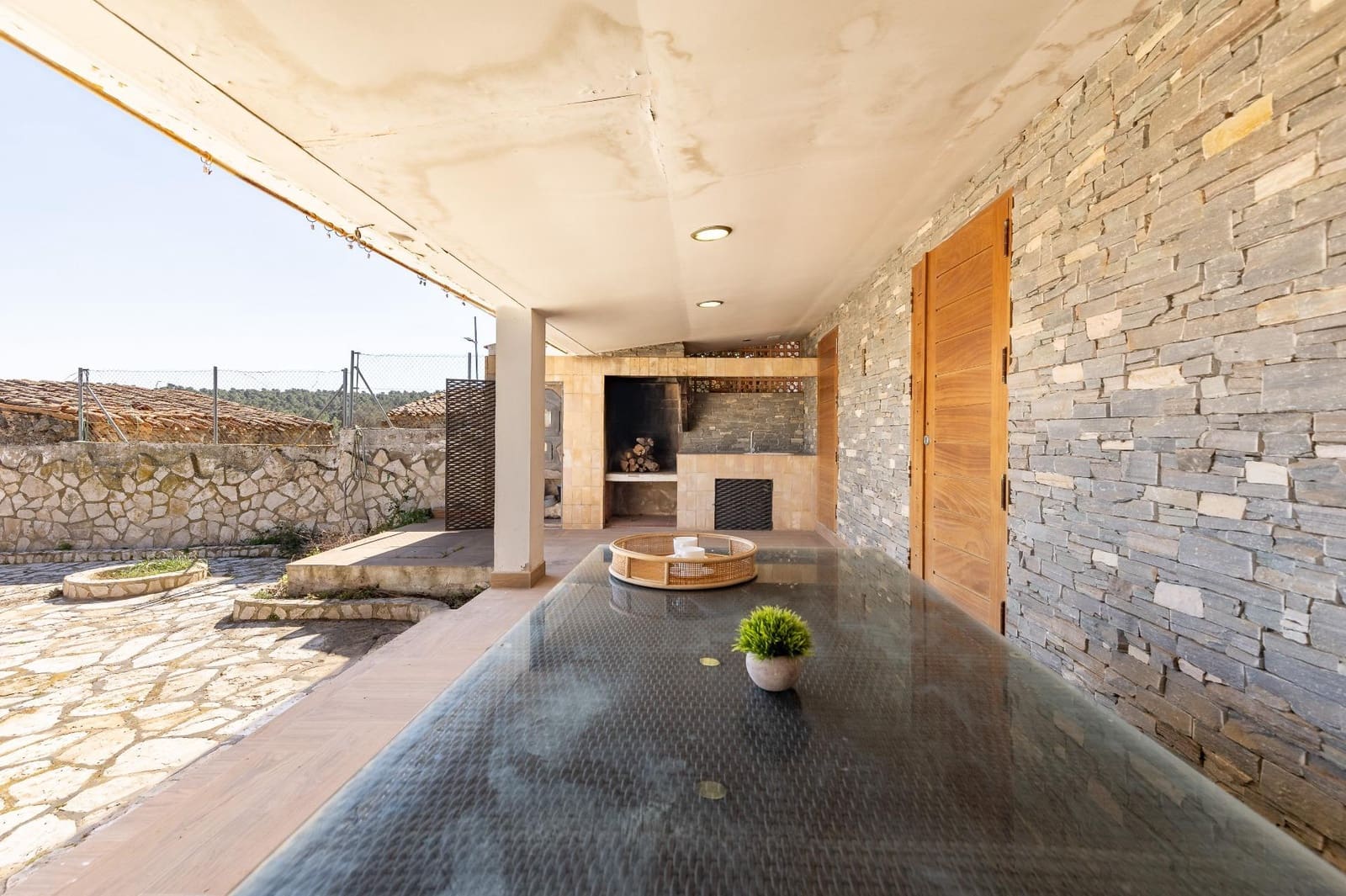 2 bedroom Semi-detached Villa for sale in Enguera with garage - € 190,000 (Ref: 9637855)