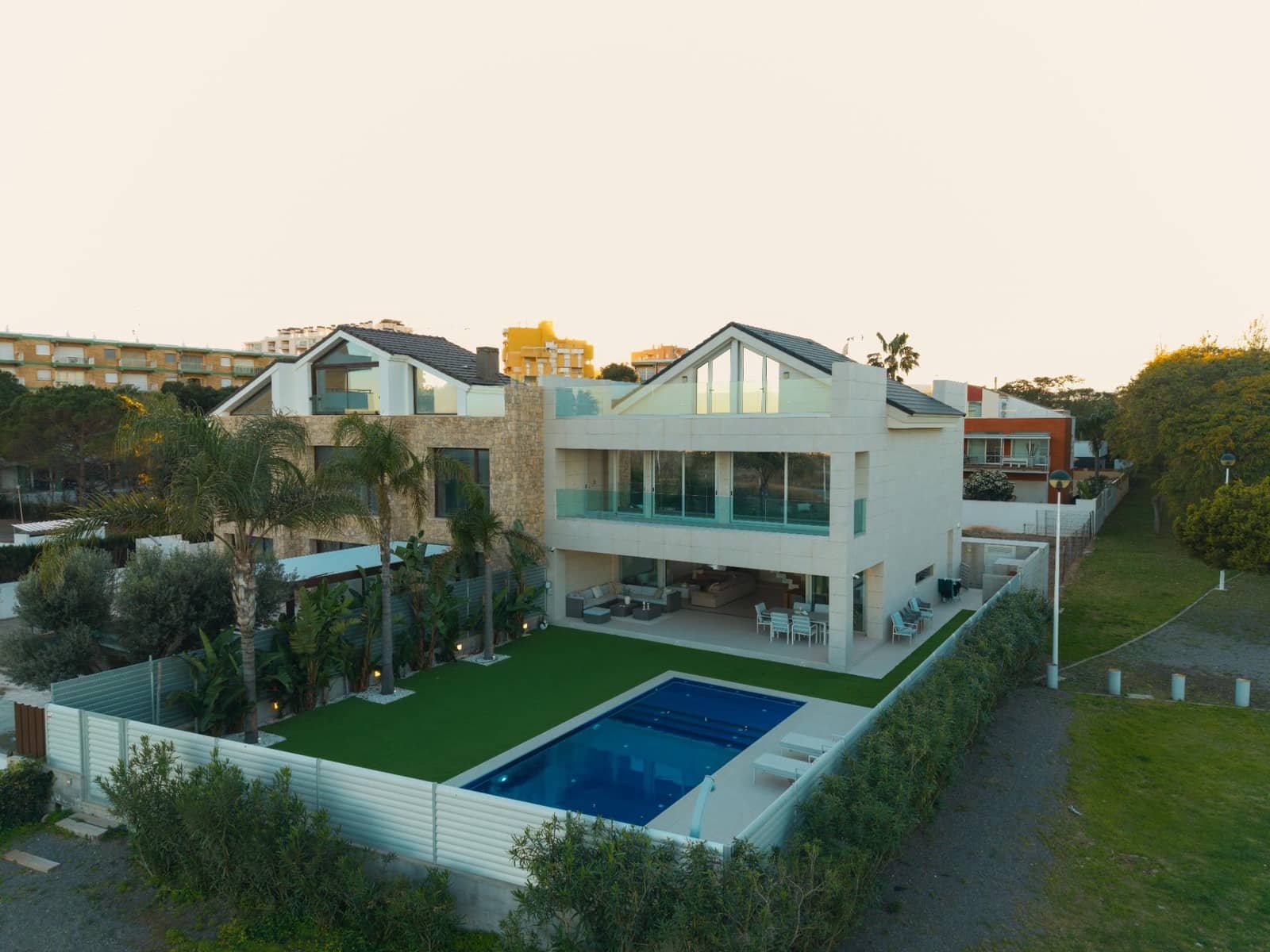 6 quarto Moradia para venda em Almarda com piscina garagem - 1 650 000 € (Ref: 9637857)