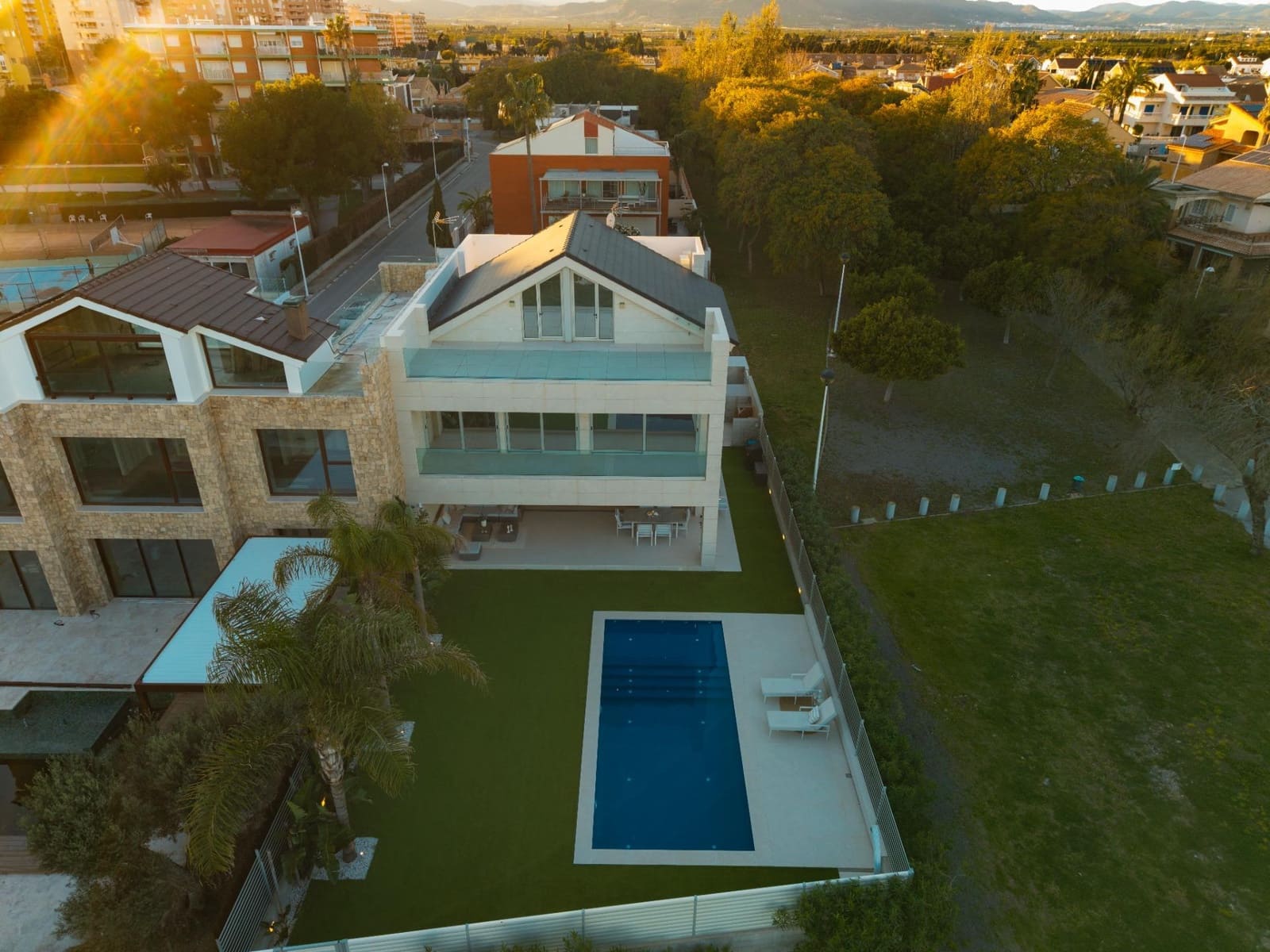 6 quarto Moradia para venda em Almarda com piscina garagem - 1 650 000 € (Ref: 9637857)