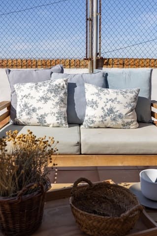 4 bedroom Penthouse for sale in Requena - € 160,000 (Ref: 9637859)