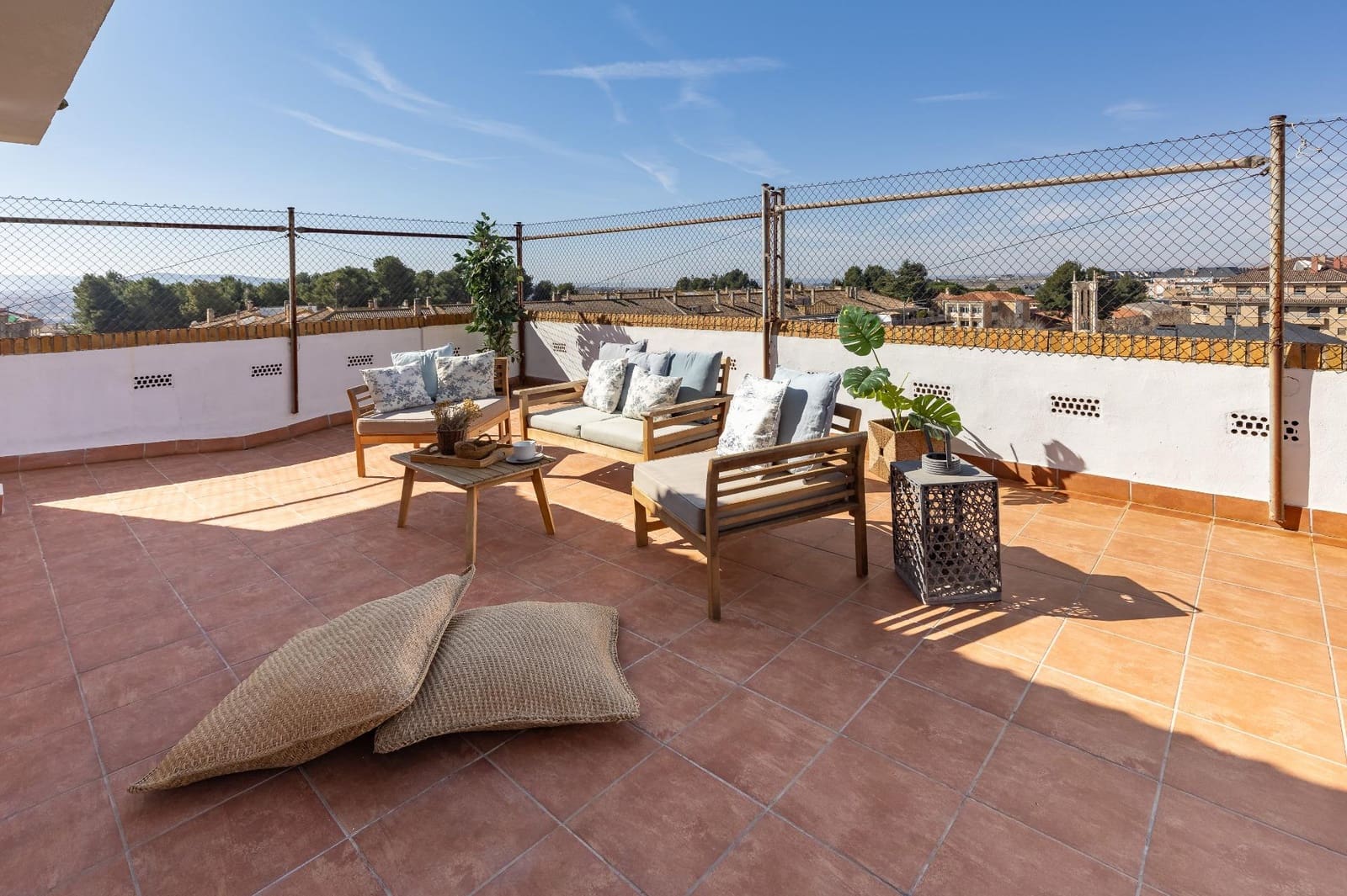 4 bedroom Penthouse for sale in Requena - € 160,000 (Ref: 9637859)