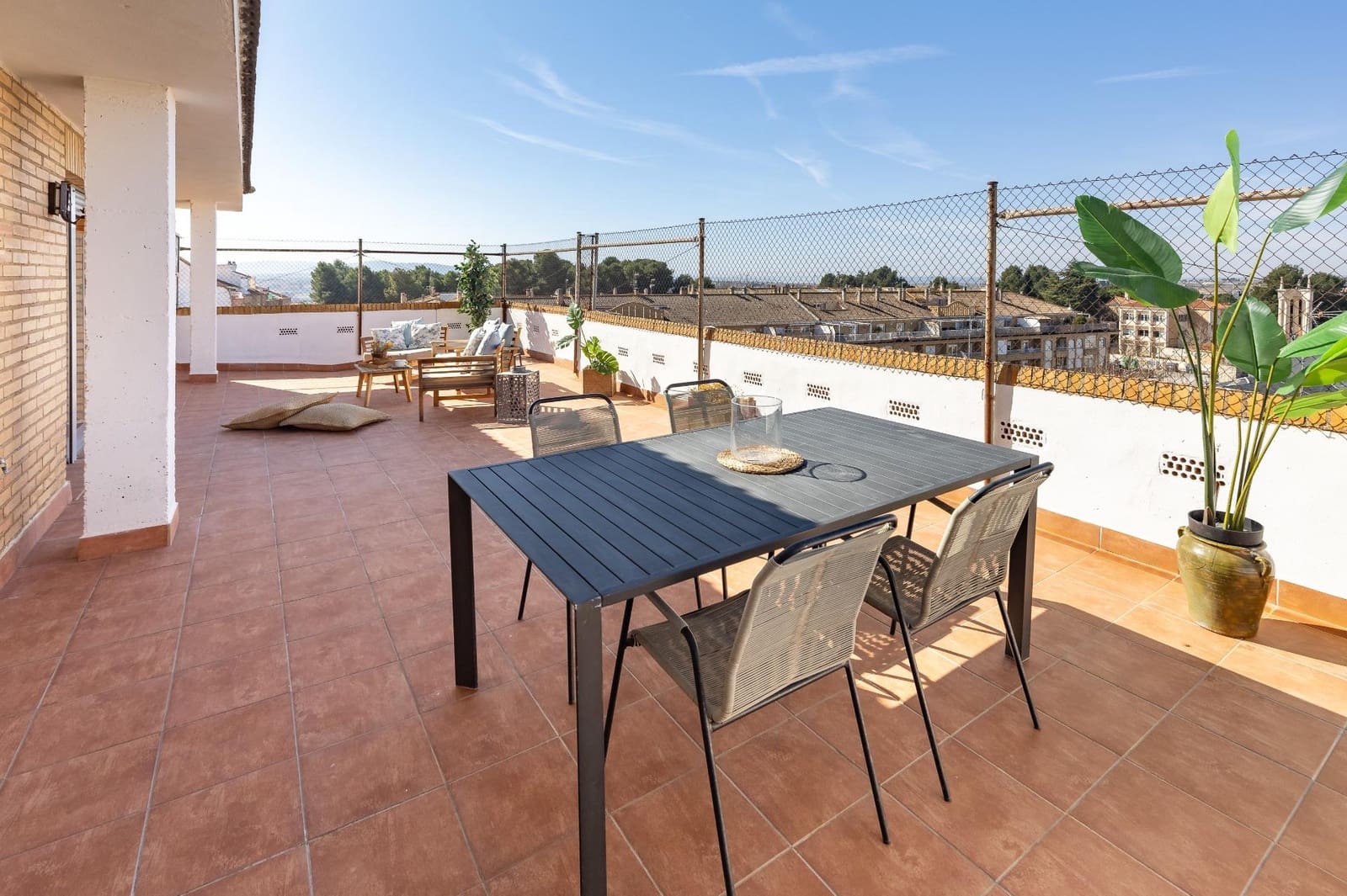 4 bedroom Penthouse for sale in Requena - € 160,000 (Ref: 9637859)
