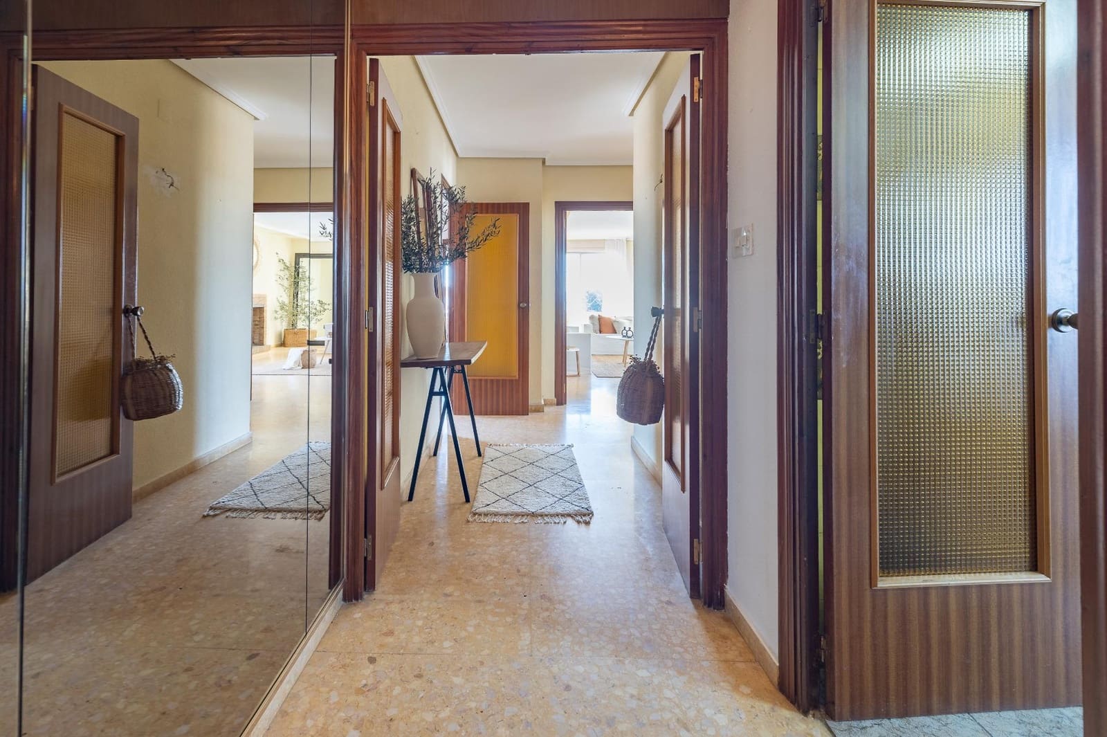 4 bedroom Penthouse for sale in Requena - € 160,000 (Ref: 9637859)